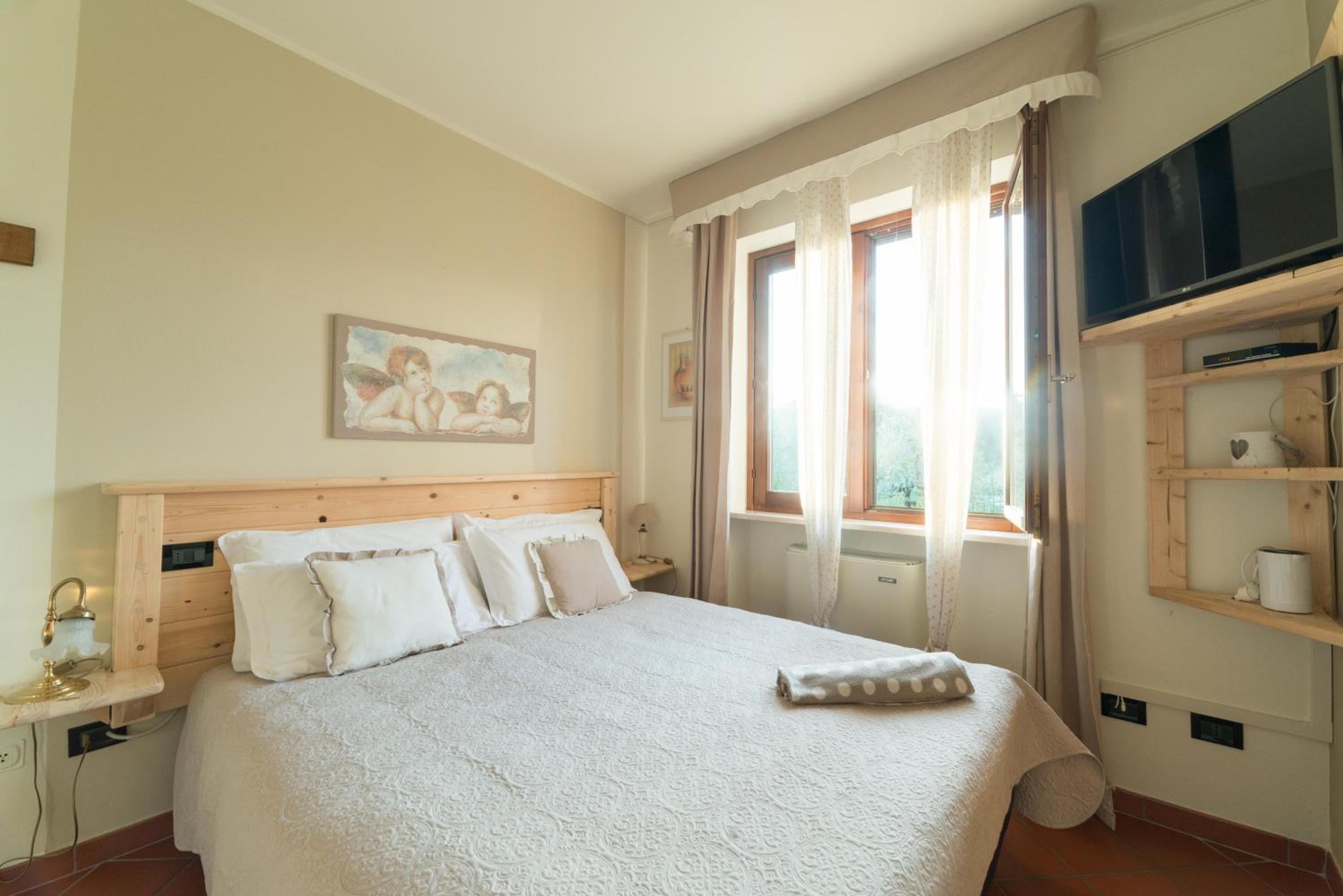 Economy Double Room photo 2