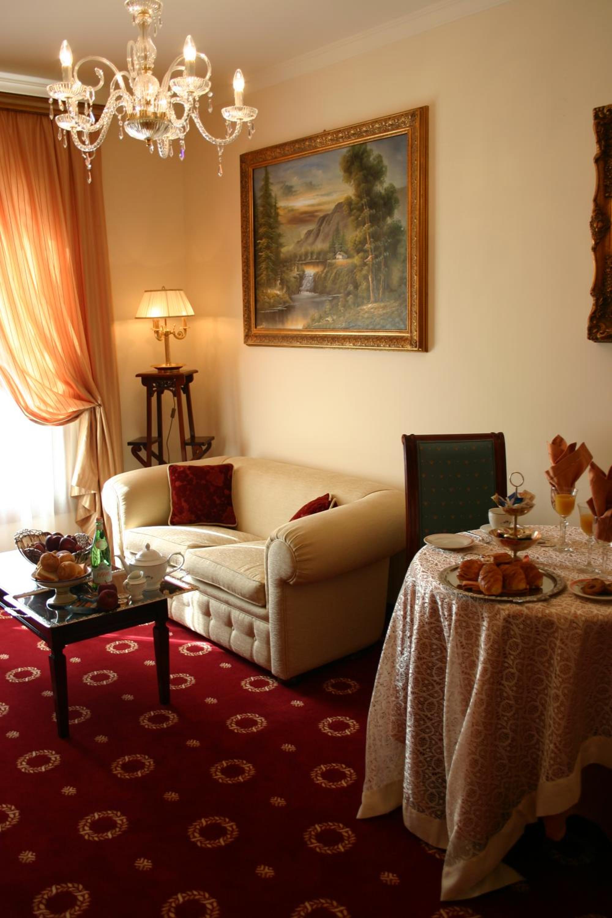 Suite - Photo 6