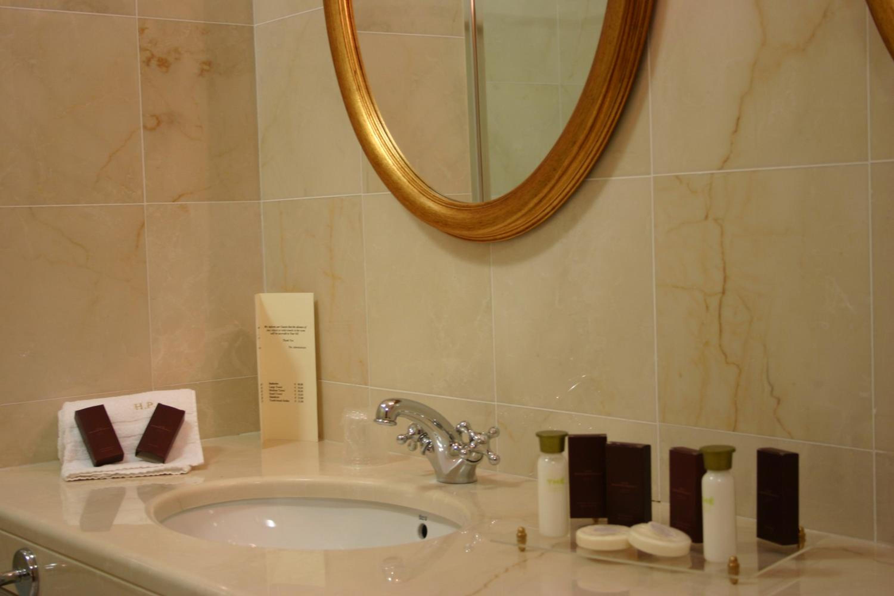 Suite - Photo 2