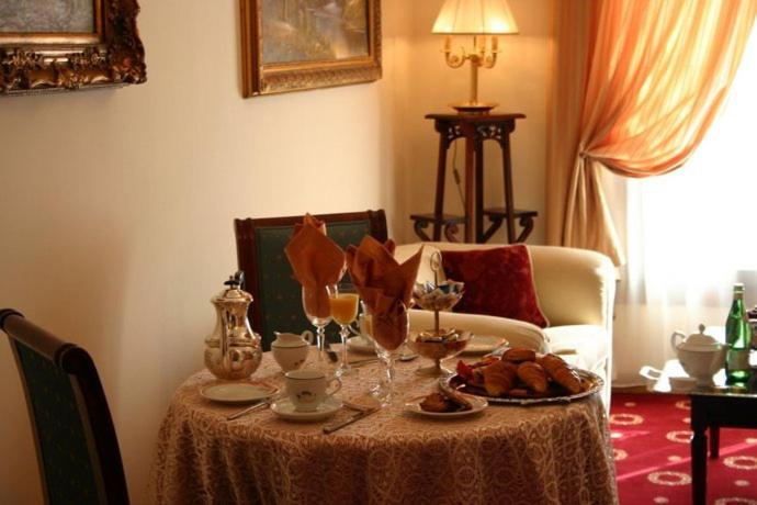 Suite - Photo 5