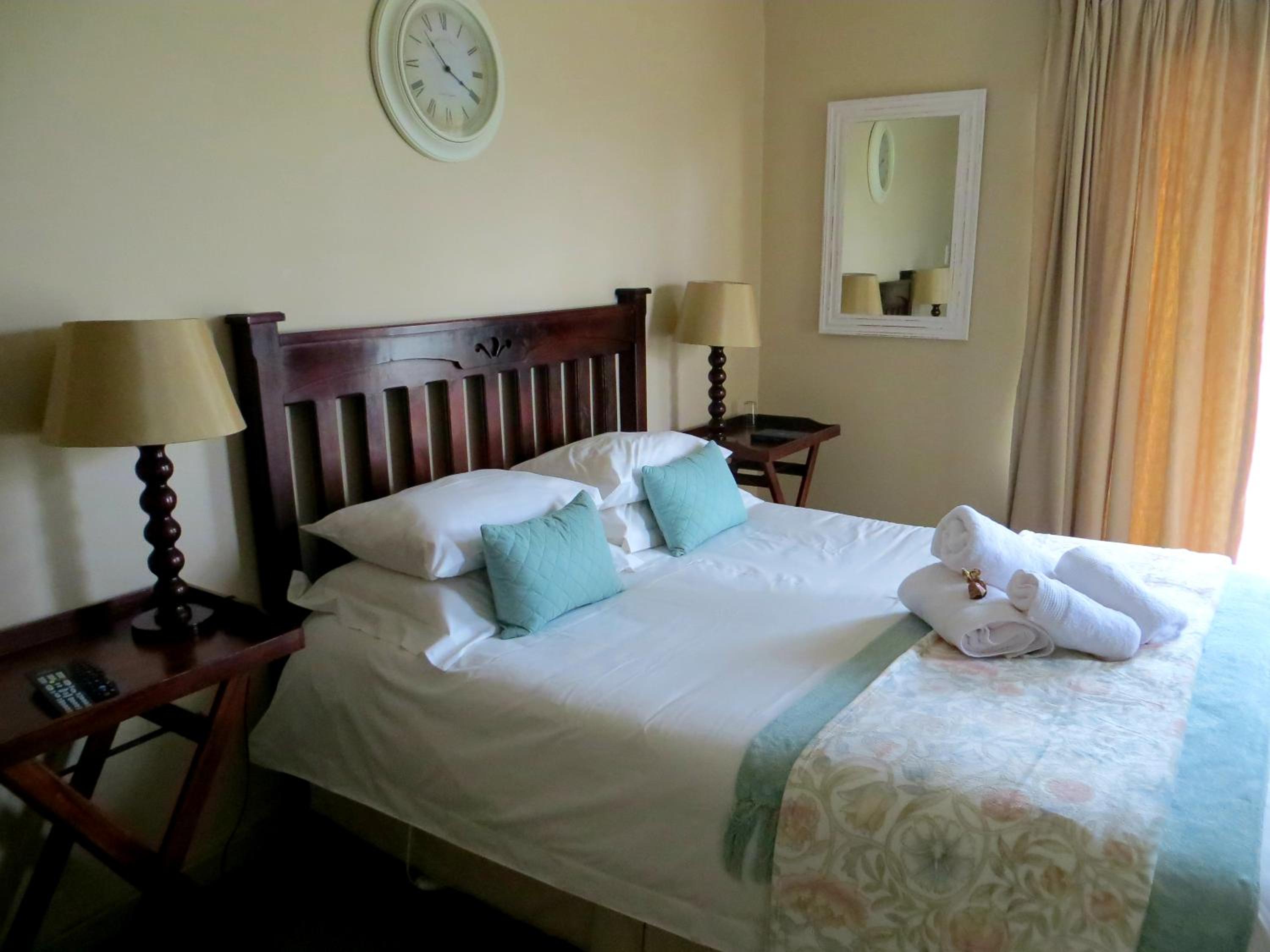 Standard Queen Room