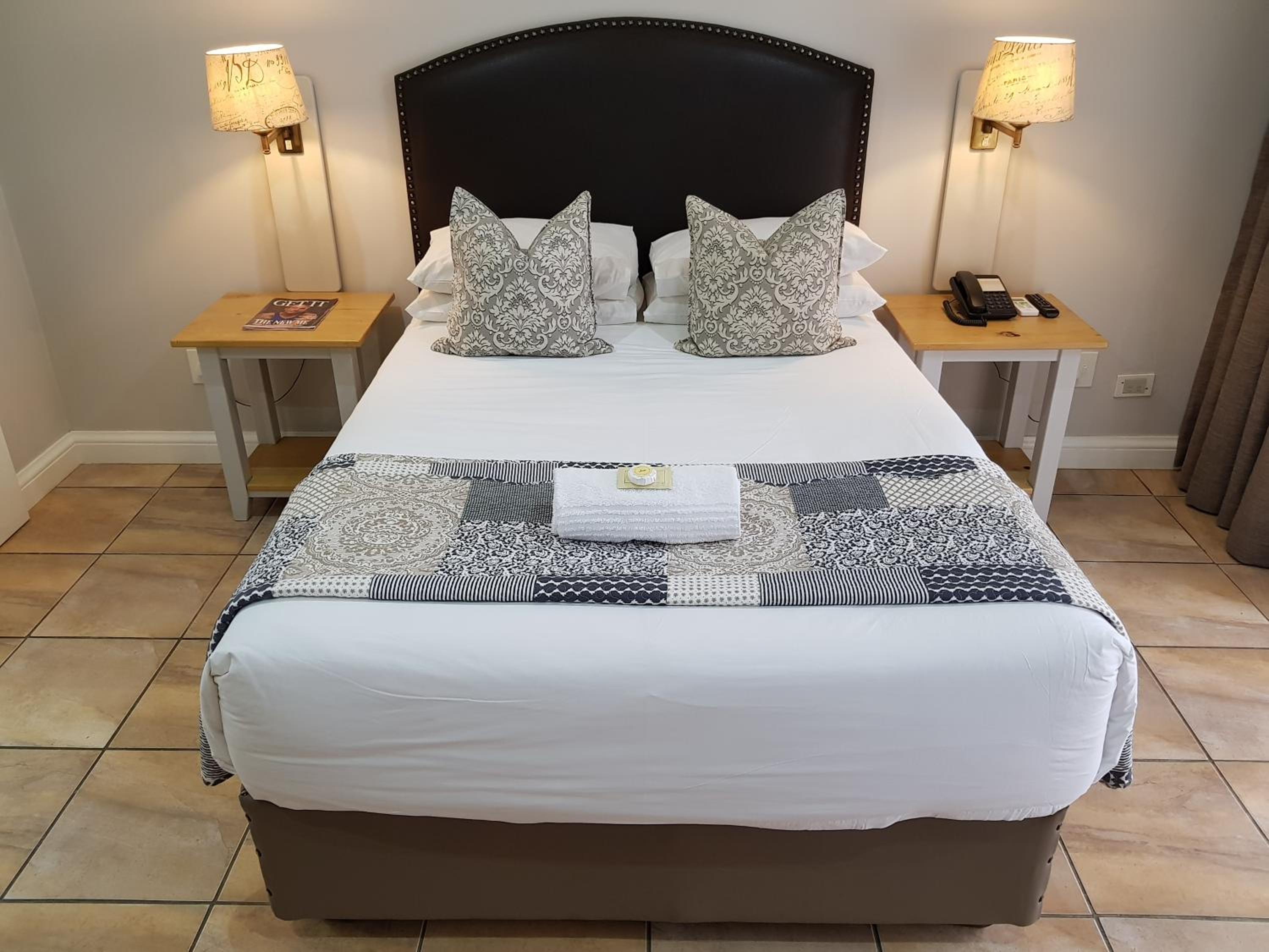 Standard Double Room - Photo 5