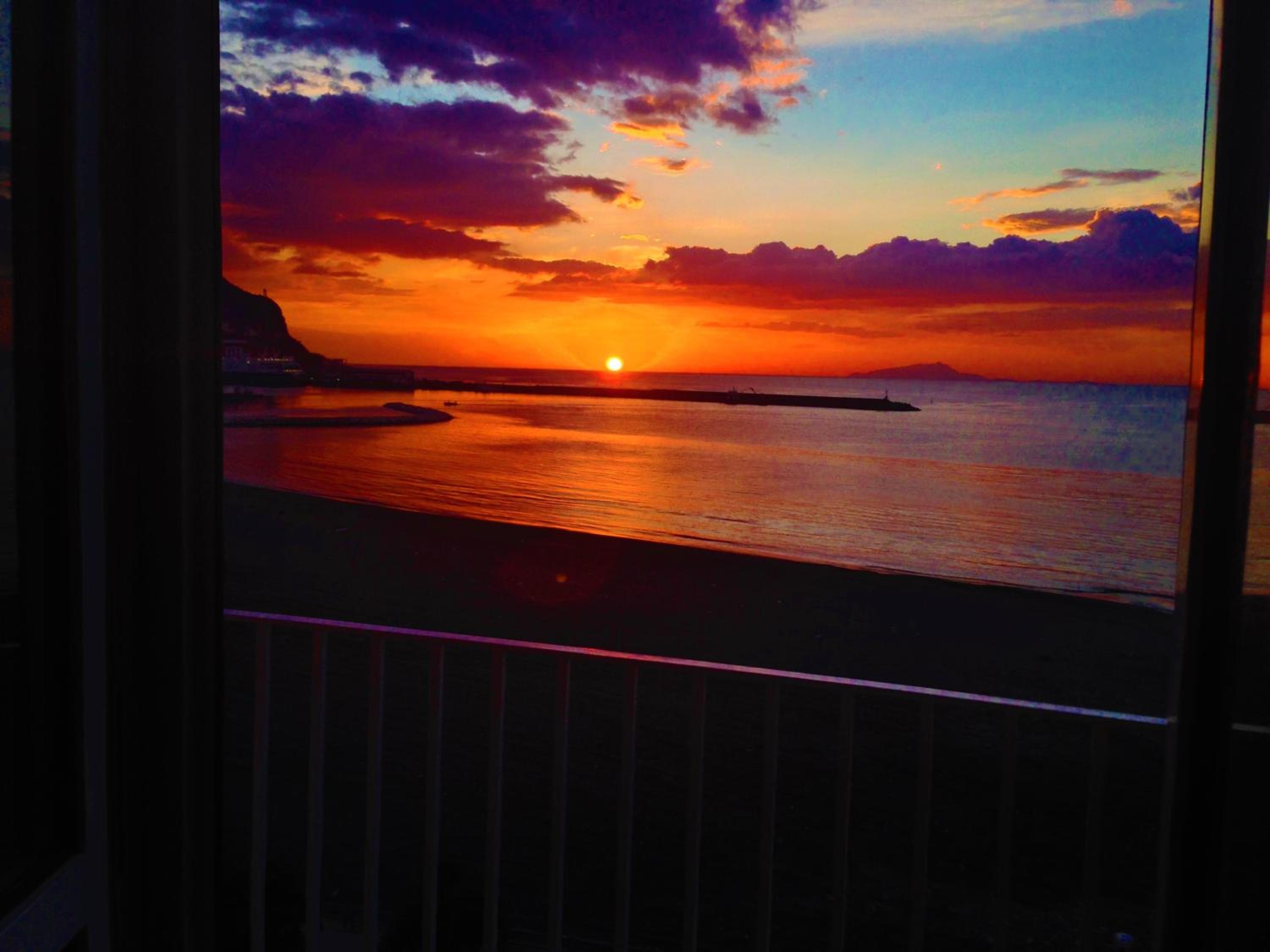 Double Room with Balcony and Sea View - Photo 11