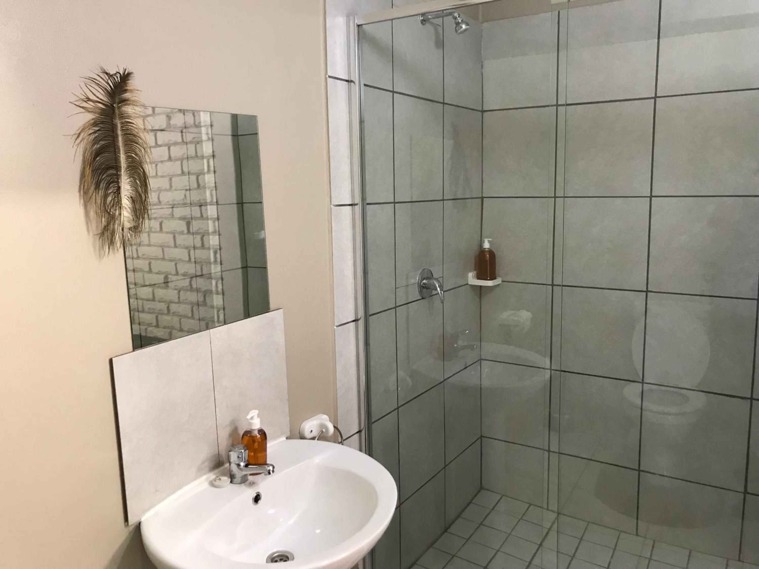 Standard Double Room - Photo 7