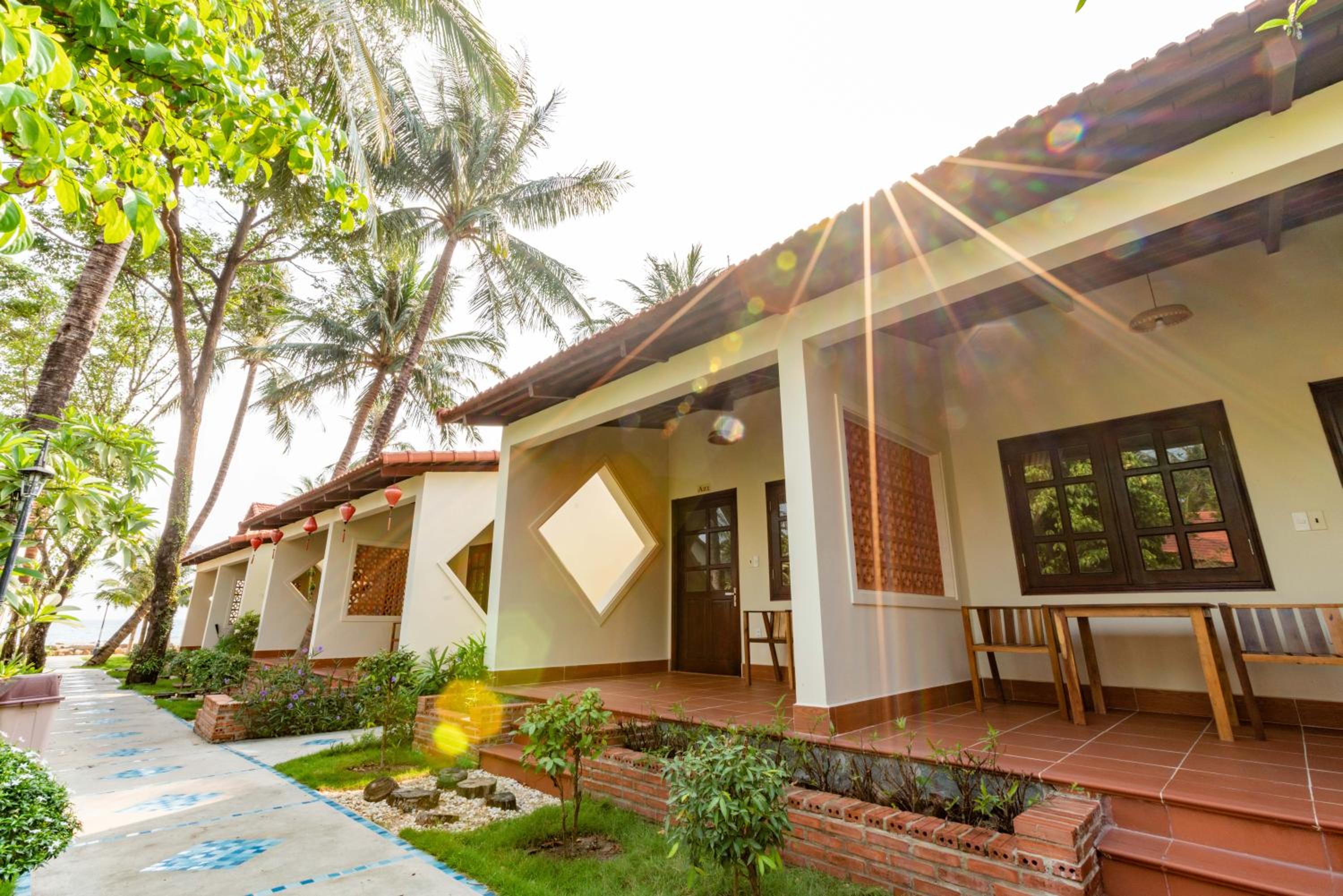 Bungalow with Garden View