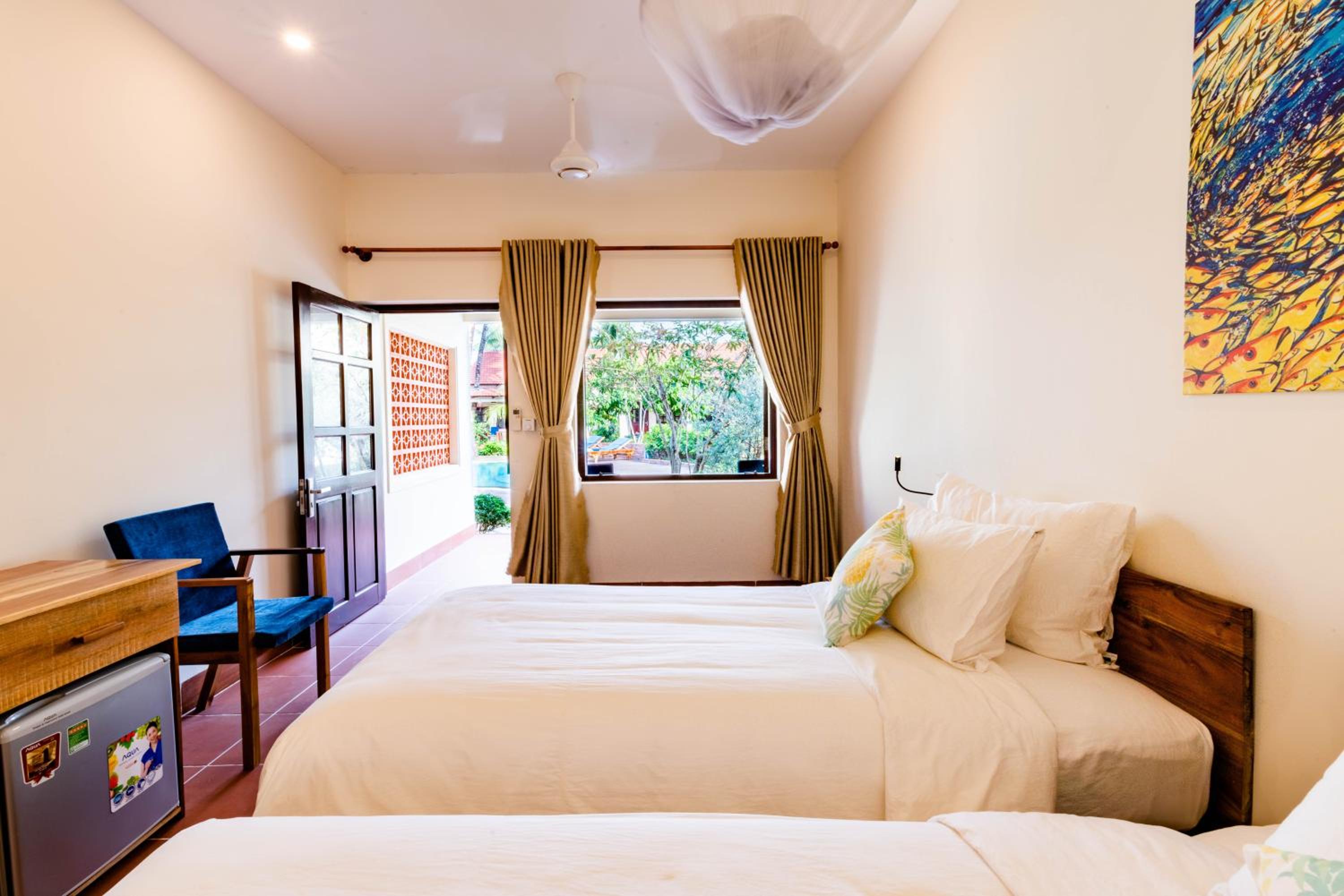 Twin Room with Pool View photo 1