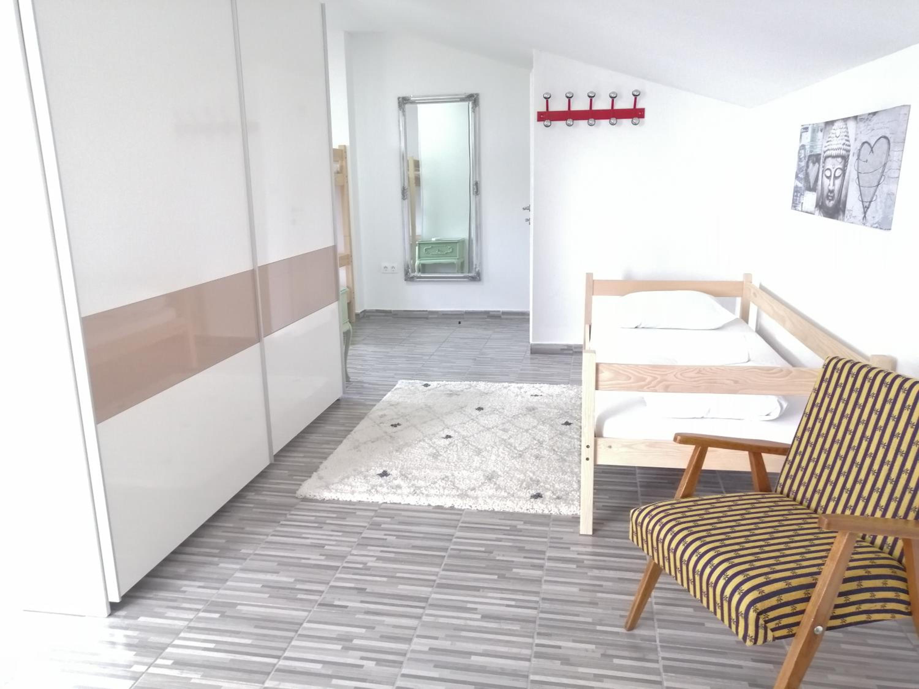 Bed in 10-Bed Mixed Dormitory Room photo 3