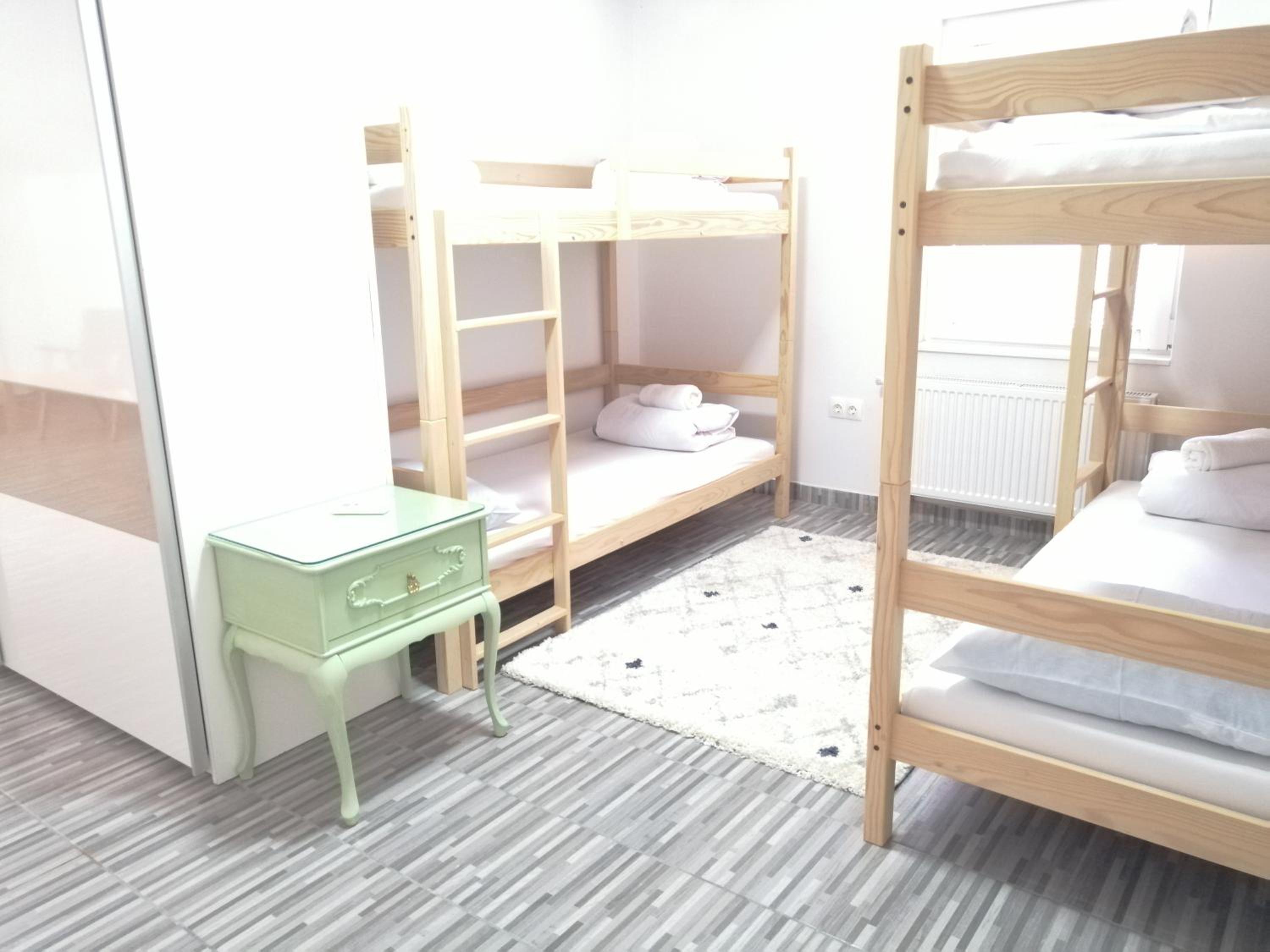 Bed in 10-Bed Mixed Dormitory Room photo 1