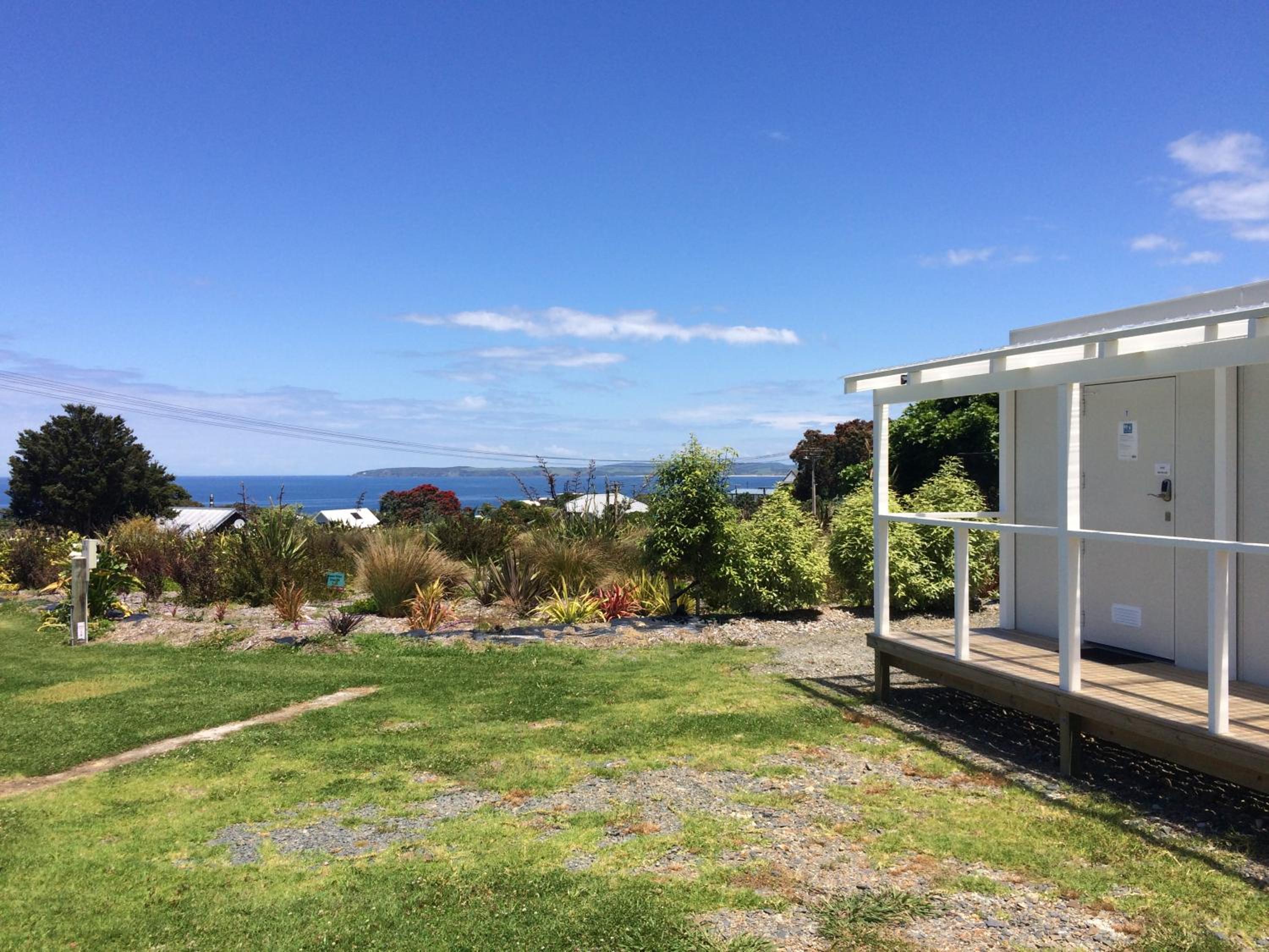 Twin Boatshed Cabin 3 with External Bathroom  - Photo 4
