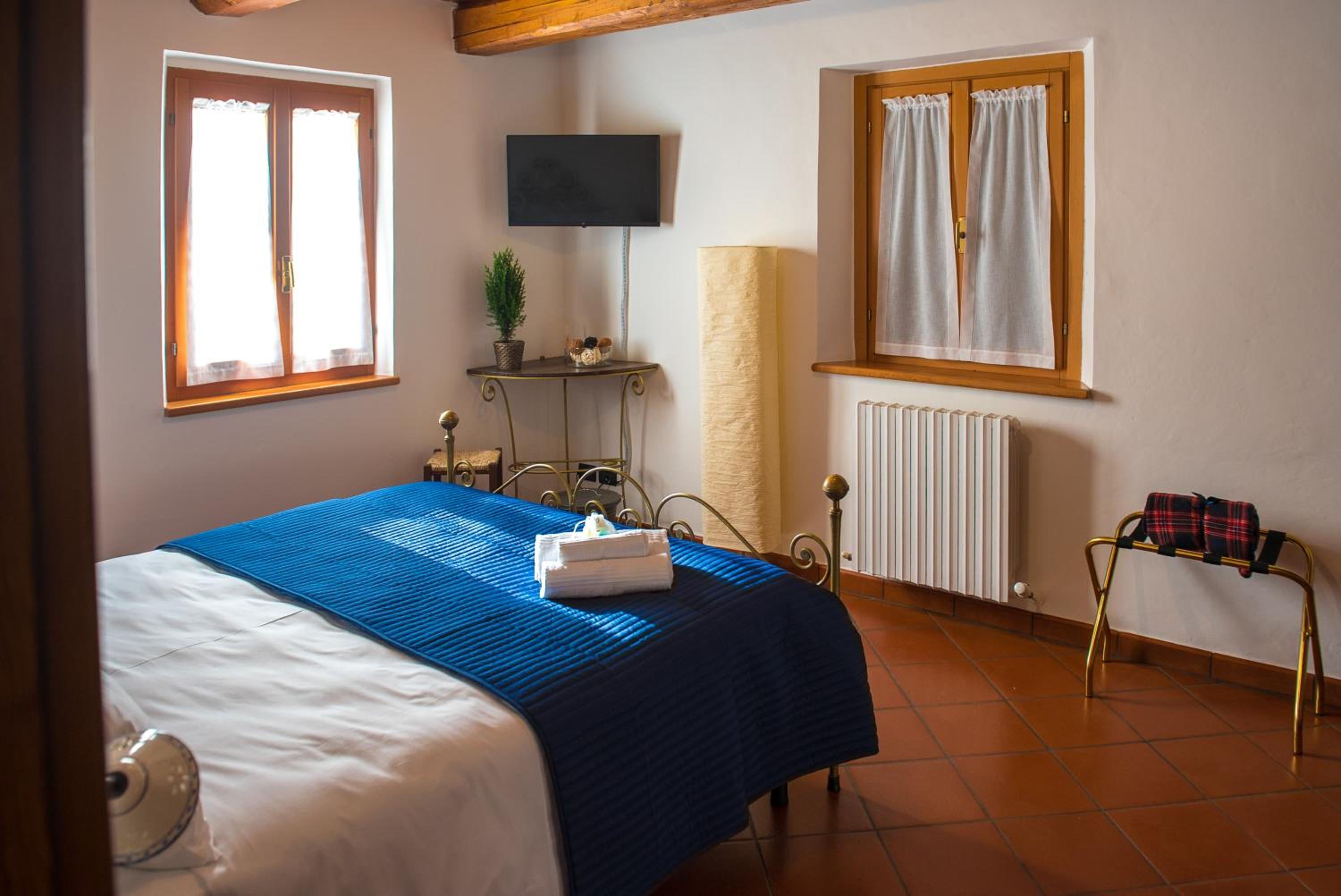 Double Room - Photo 7