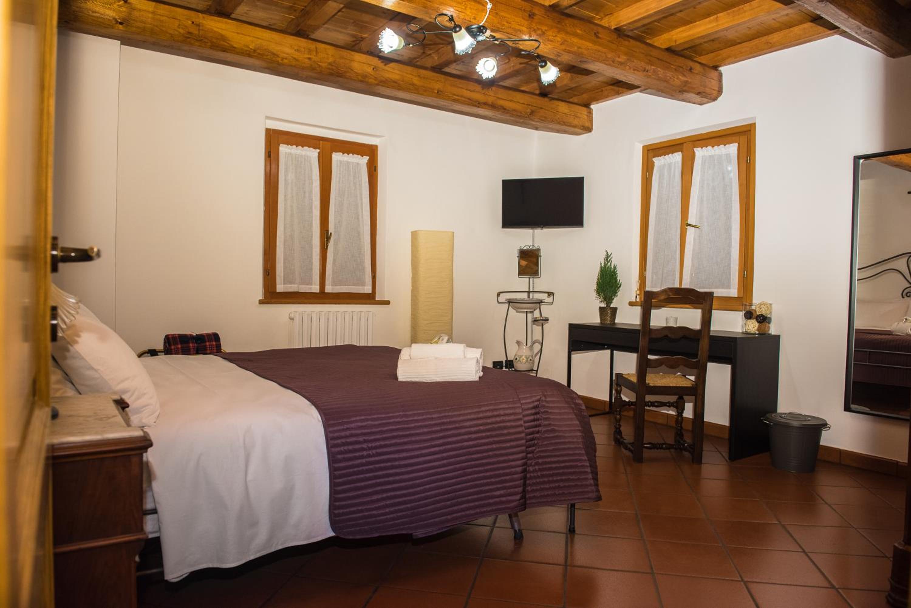 Double Room - Photo 2