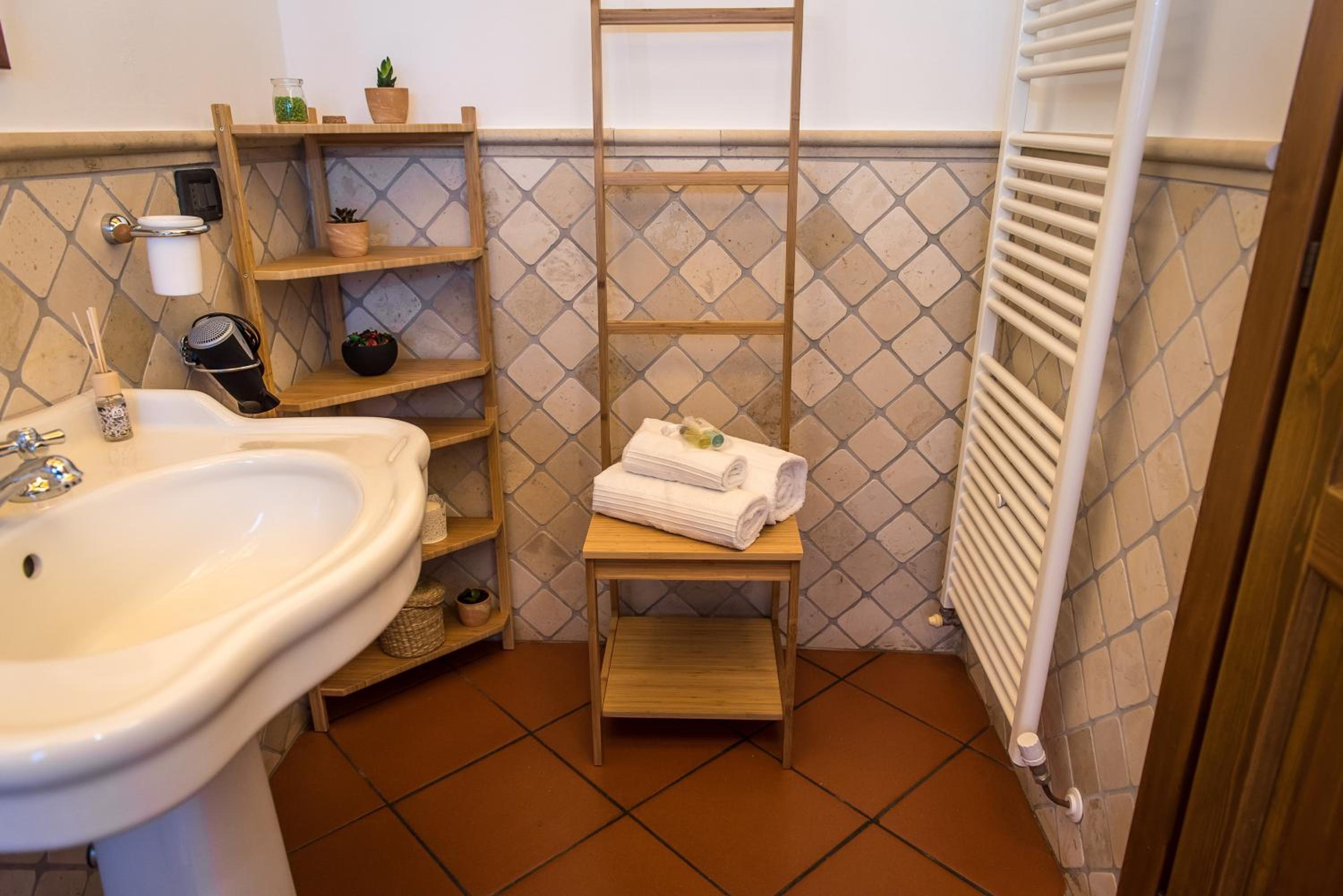 Double Room - Photo 11