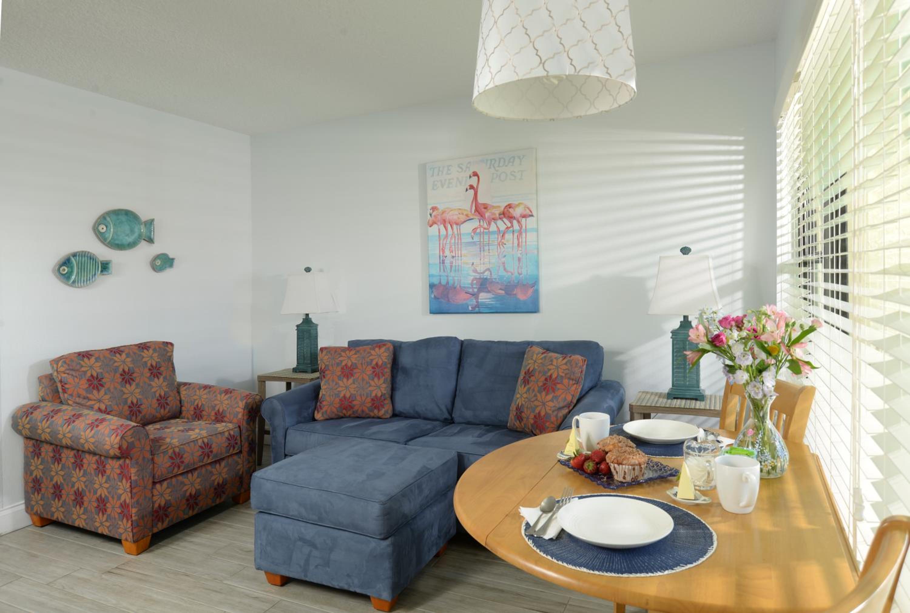 1 Queen Bed 1st Floor Ocean Front with Patio - Photo 16