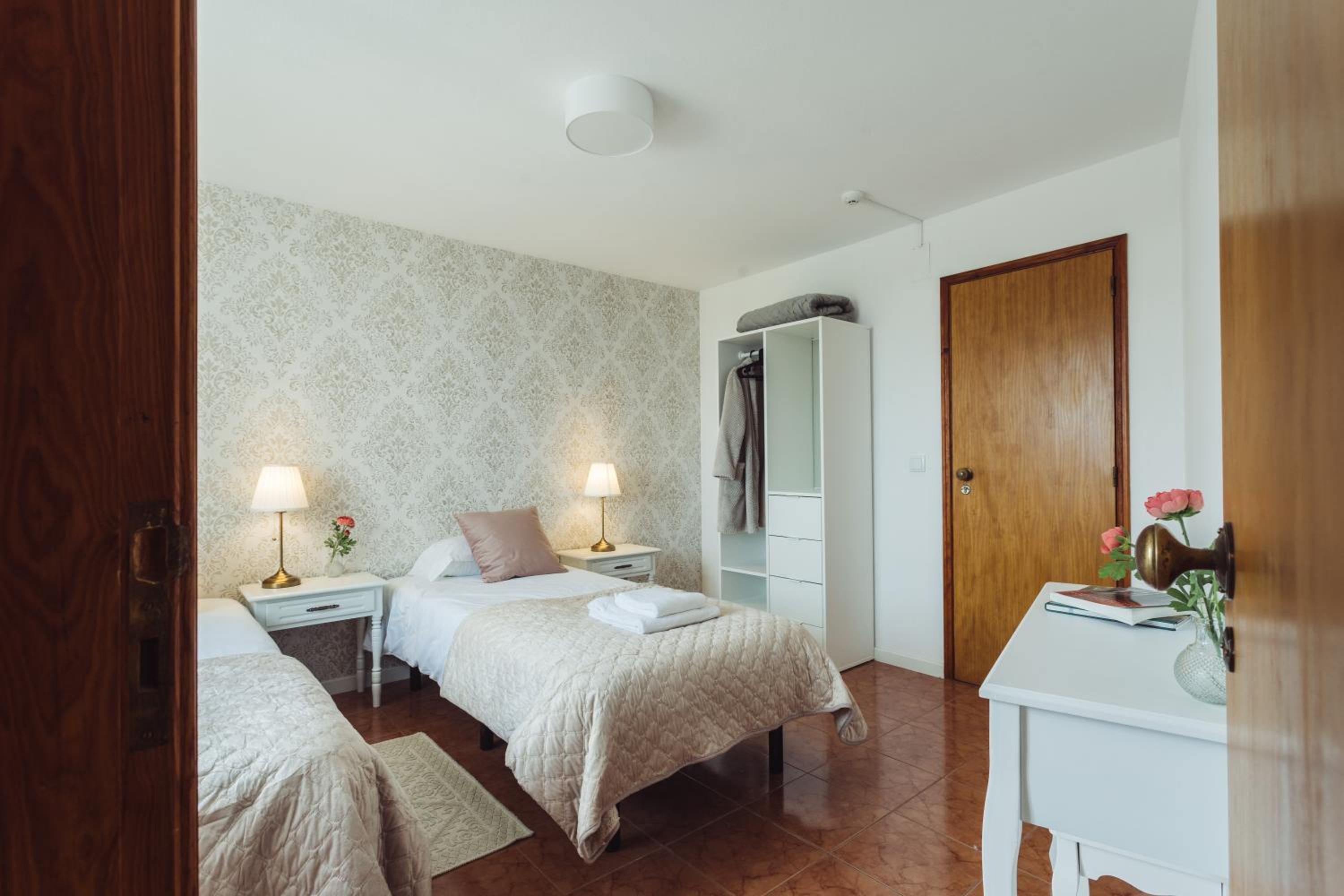 Double Room with Private Bathroom - Photo 5