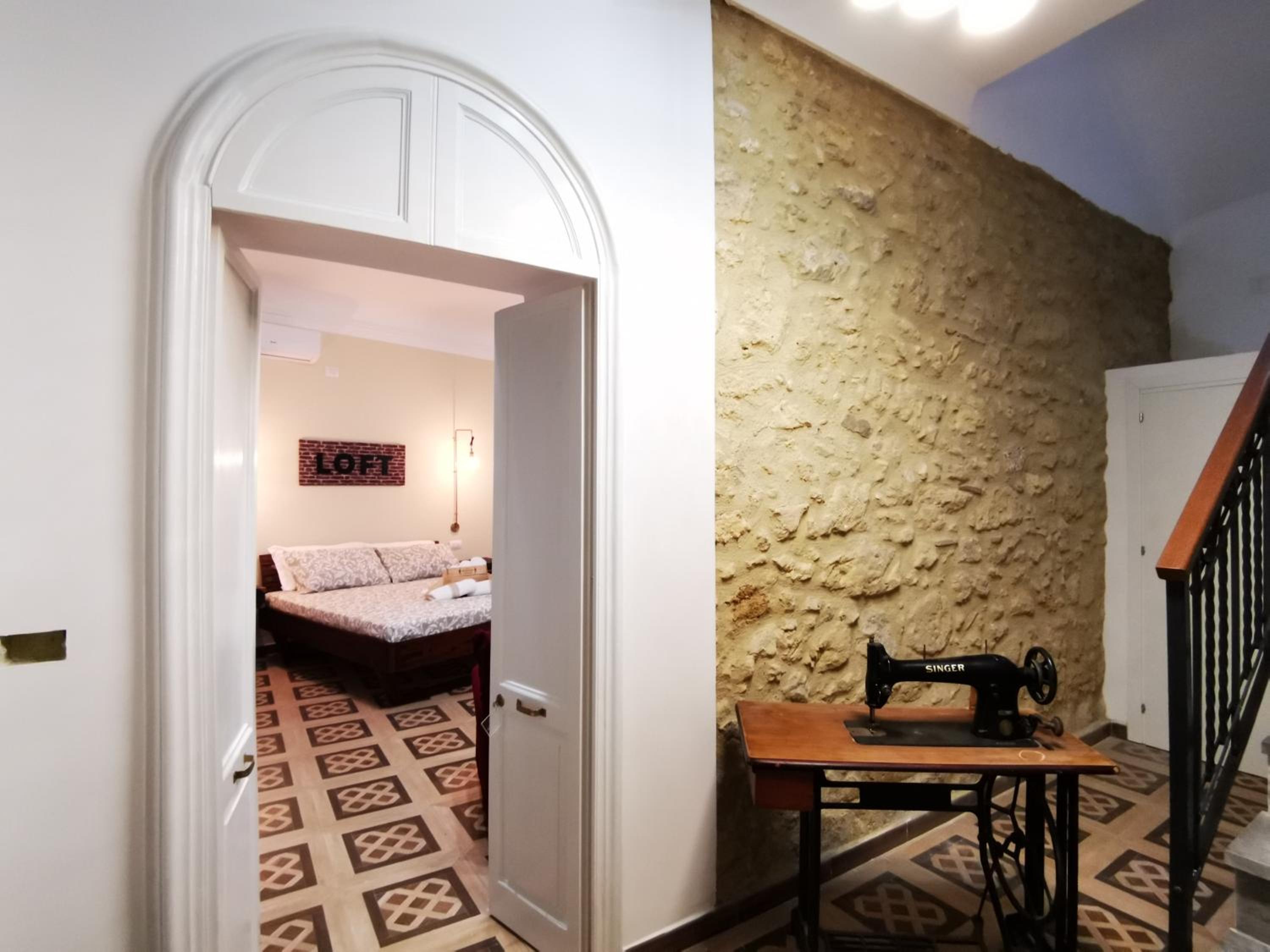 Double Room with Spa Bath - Photo 4
