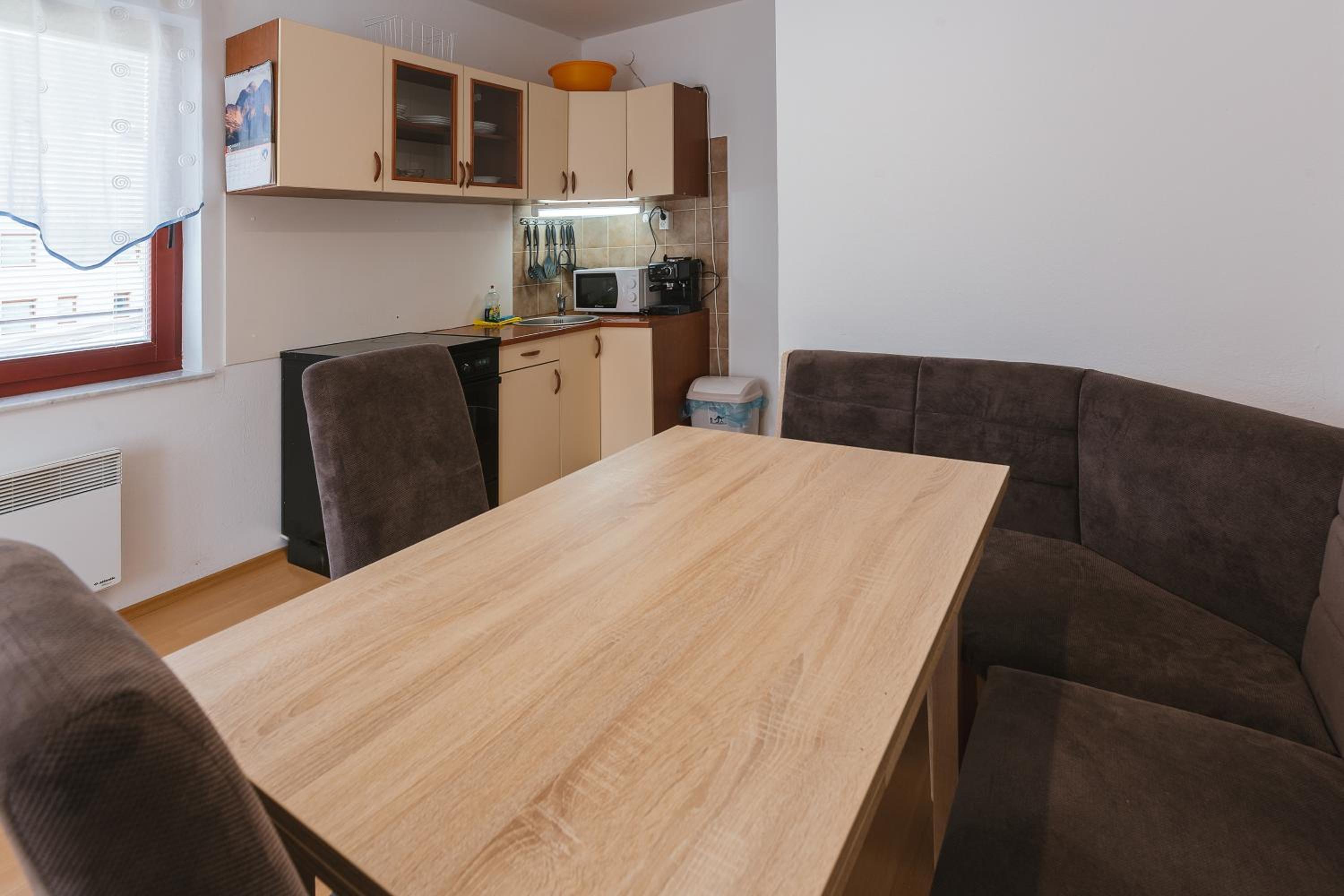Apartment with Balcony - Photo 17
