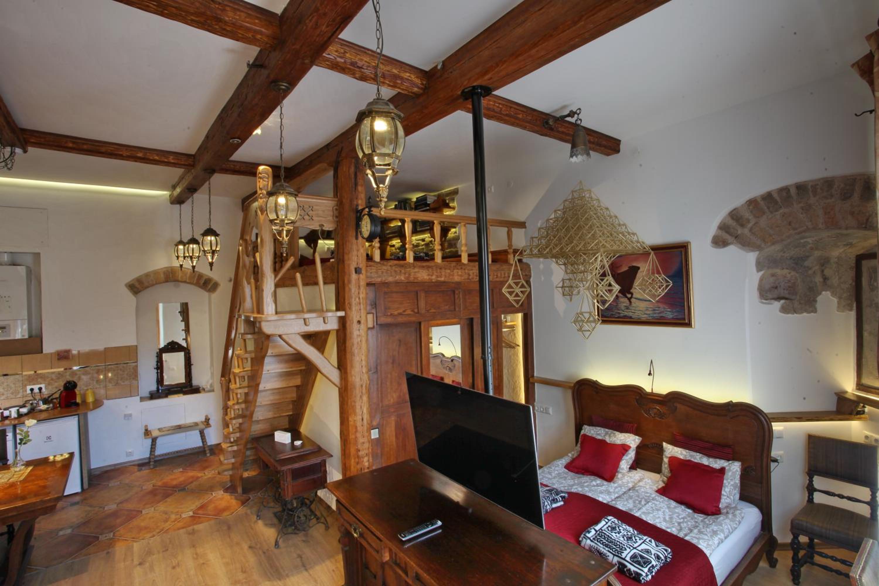 One-Bedroom Apartment - Photo 9