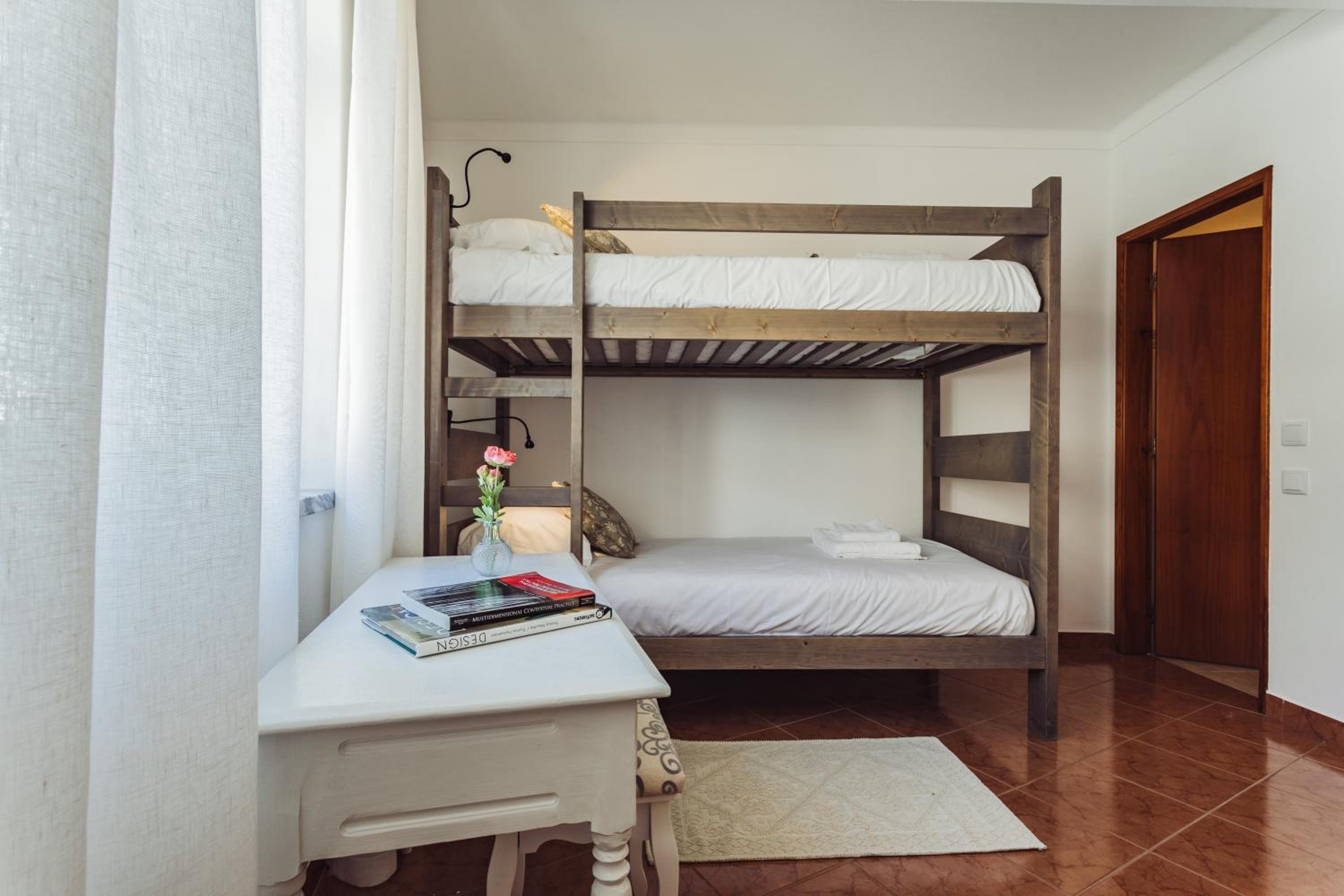 Double Room with Private Bathroom - Photo 14