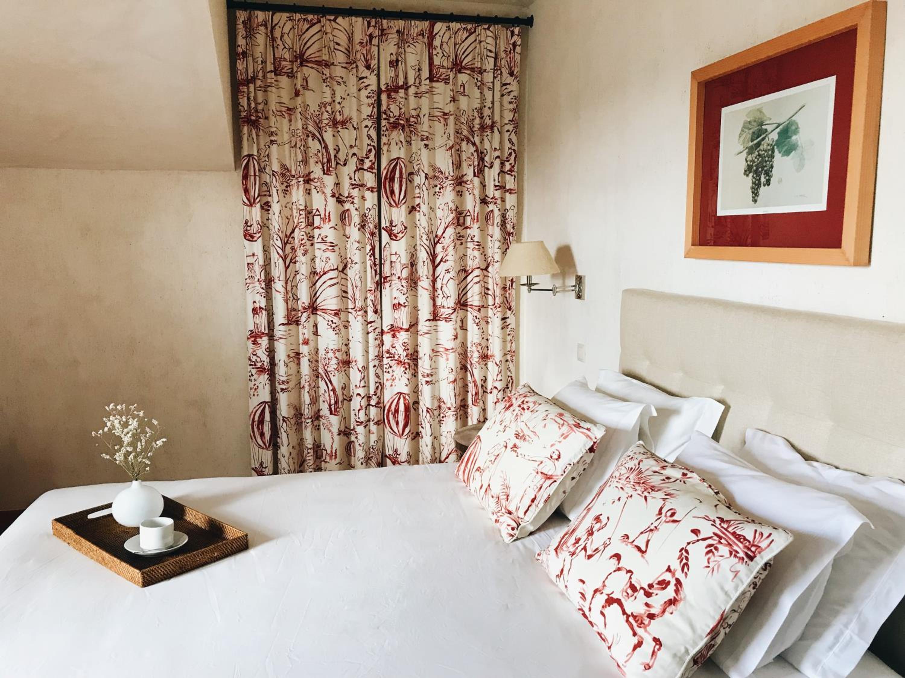 Deluxe Room - Photo 2