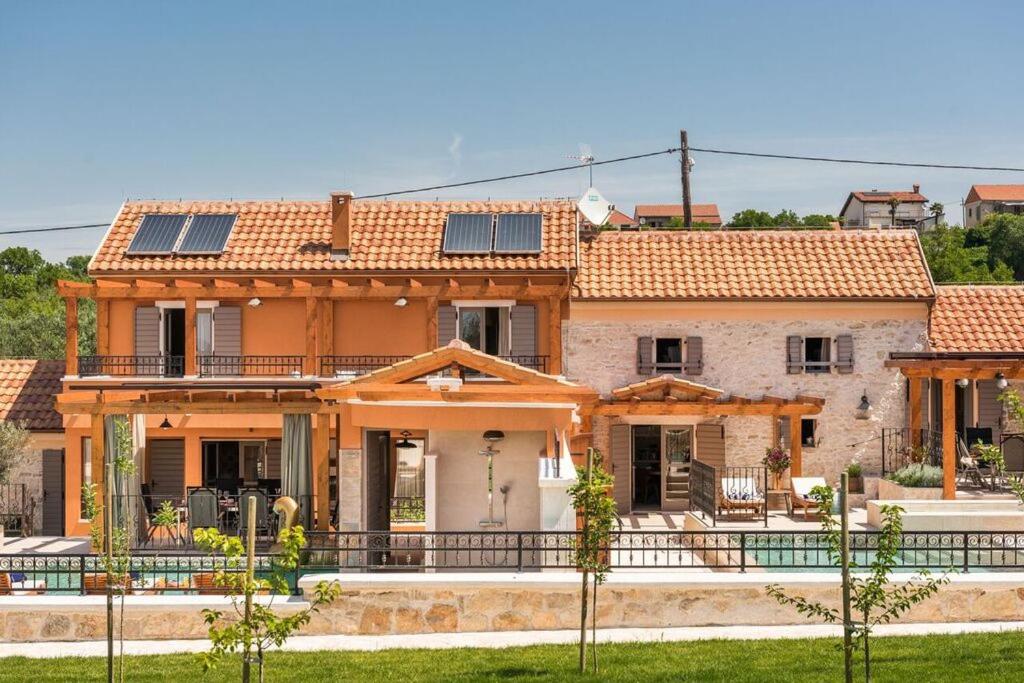 Two-Bedroom Villa with Private Heated Pool, Jacuzzi and Sauna photo 2