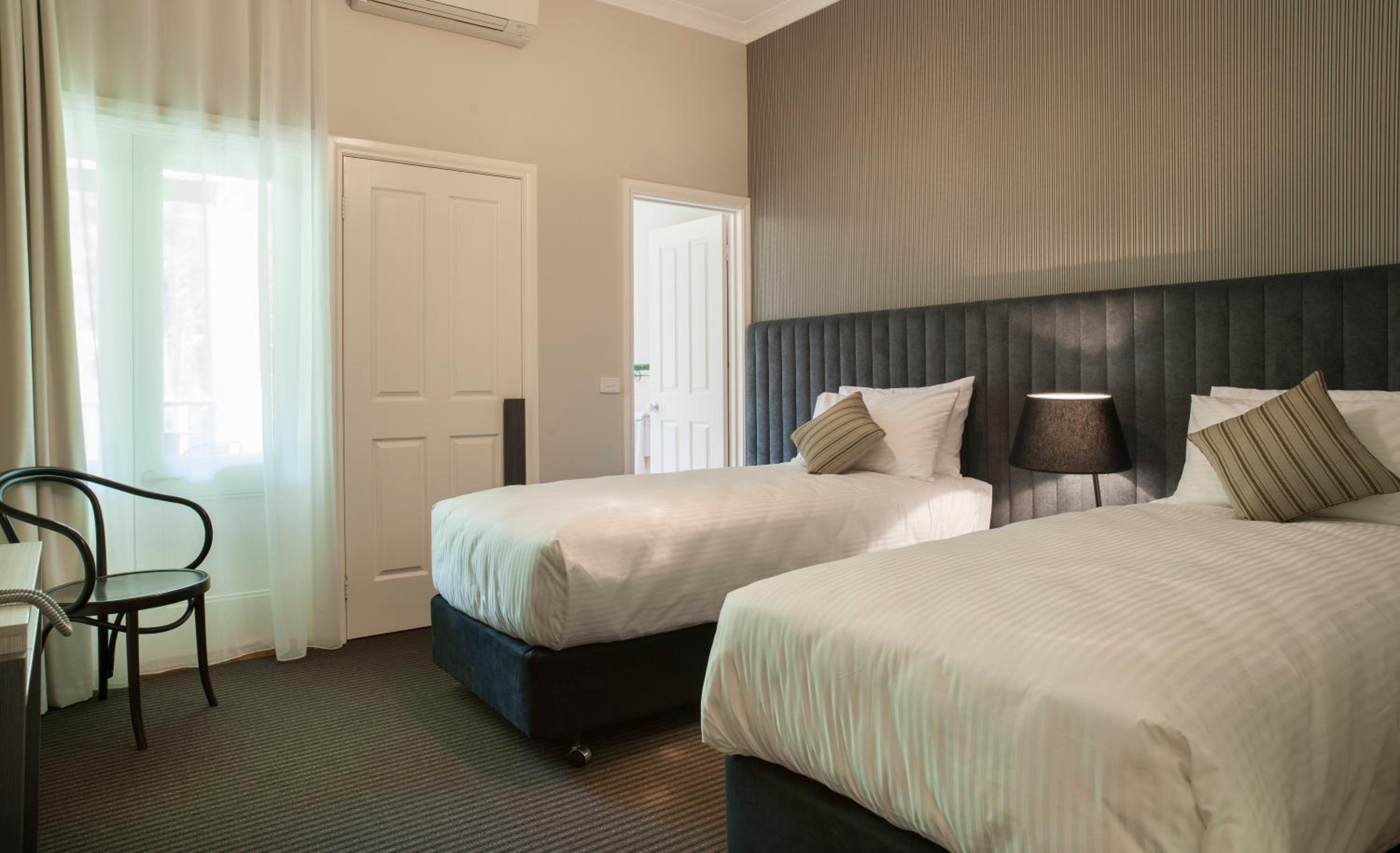 Deluxe Double or Twin Room photo 3