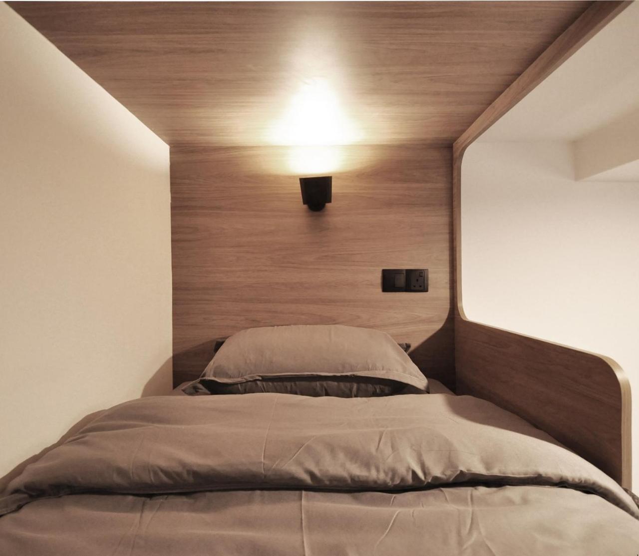 Single Room with Private Bathroom photo 2