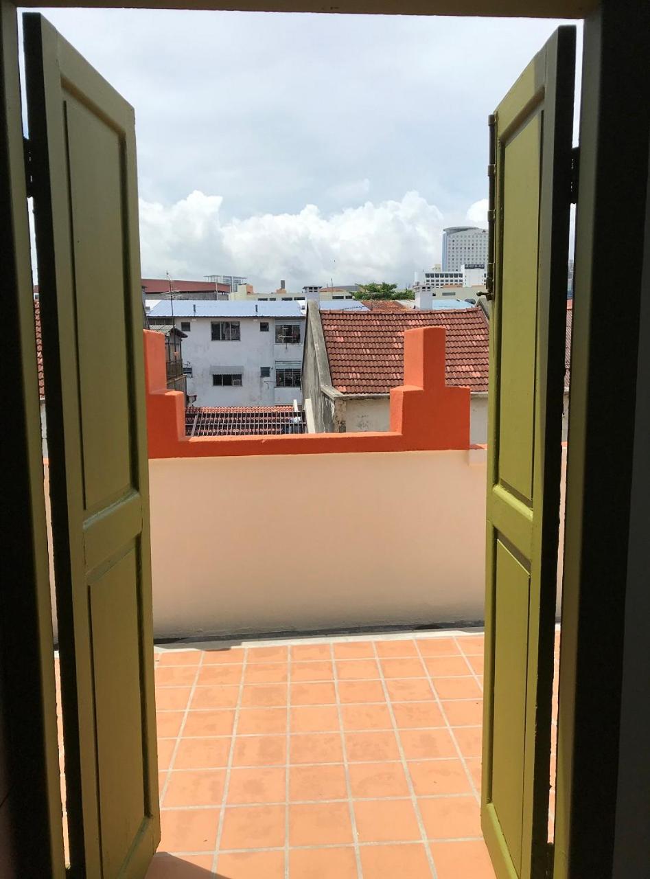 Deluxe Double Room with Balcony photo 3