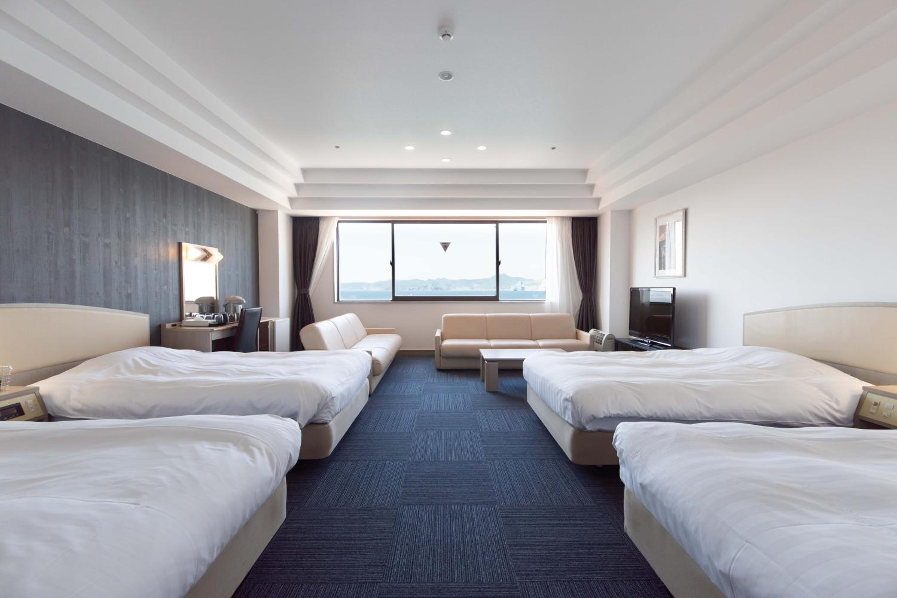 Family Room photo 2