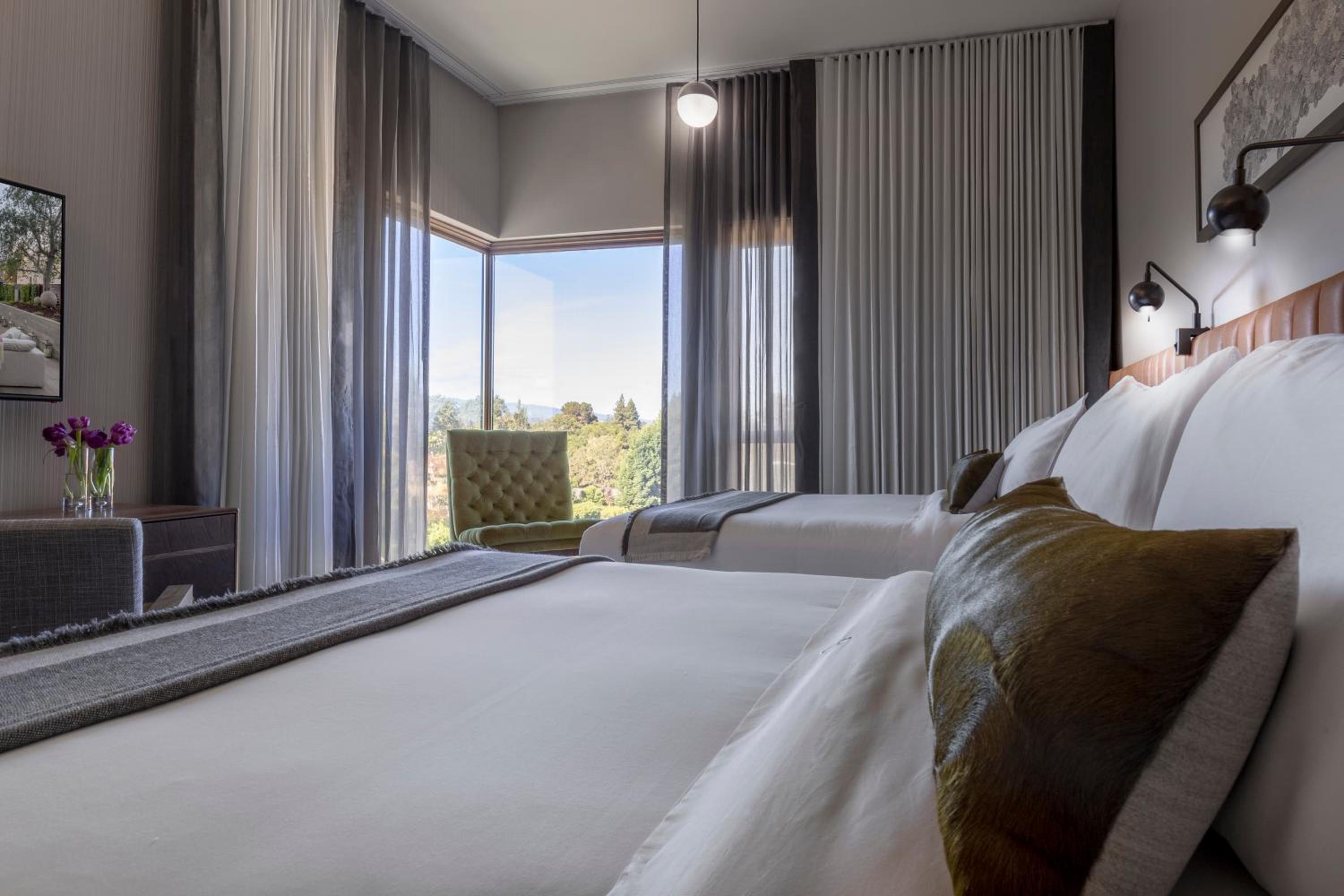 Superior Queen Room With Two Queen Beds photo 1