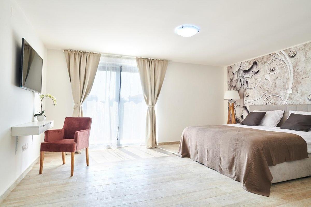 Four-Bedroom Vacation Home photo 3
