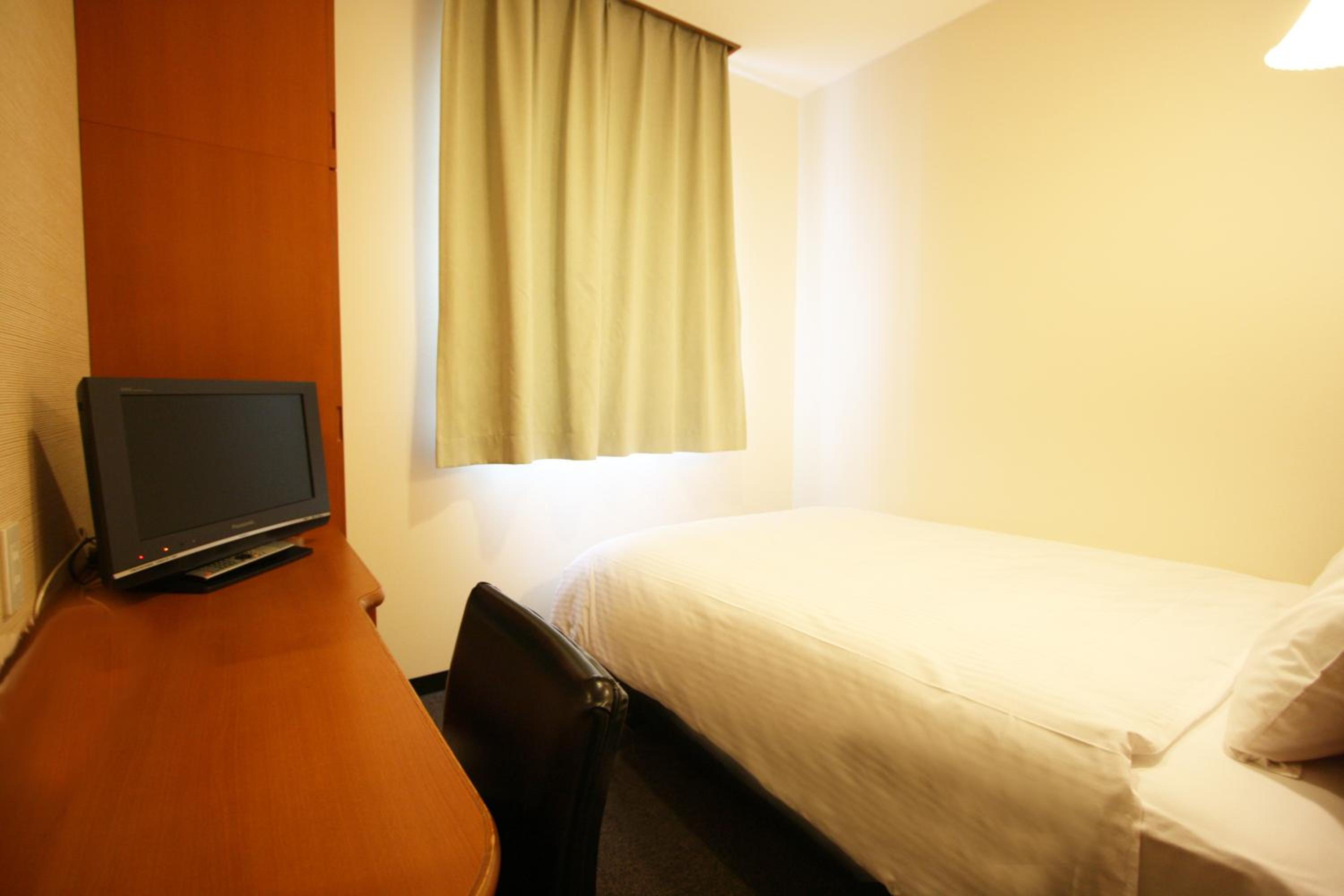 Double Room with Small Double Bed - Non-Smoking photo 3