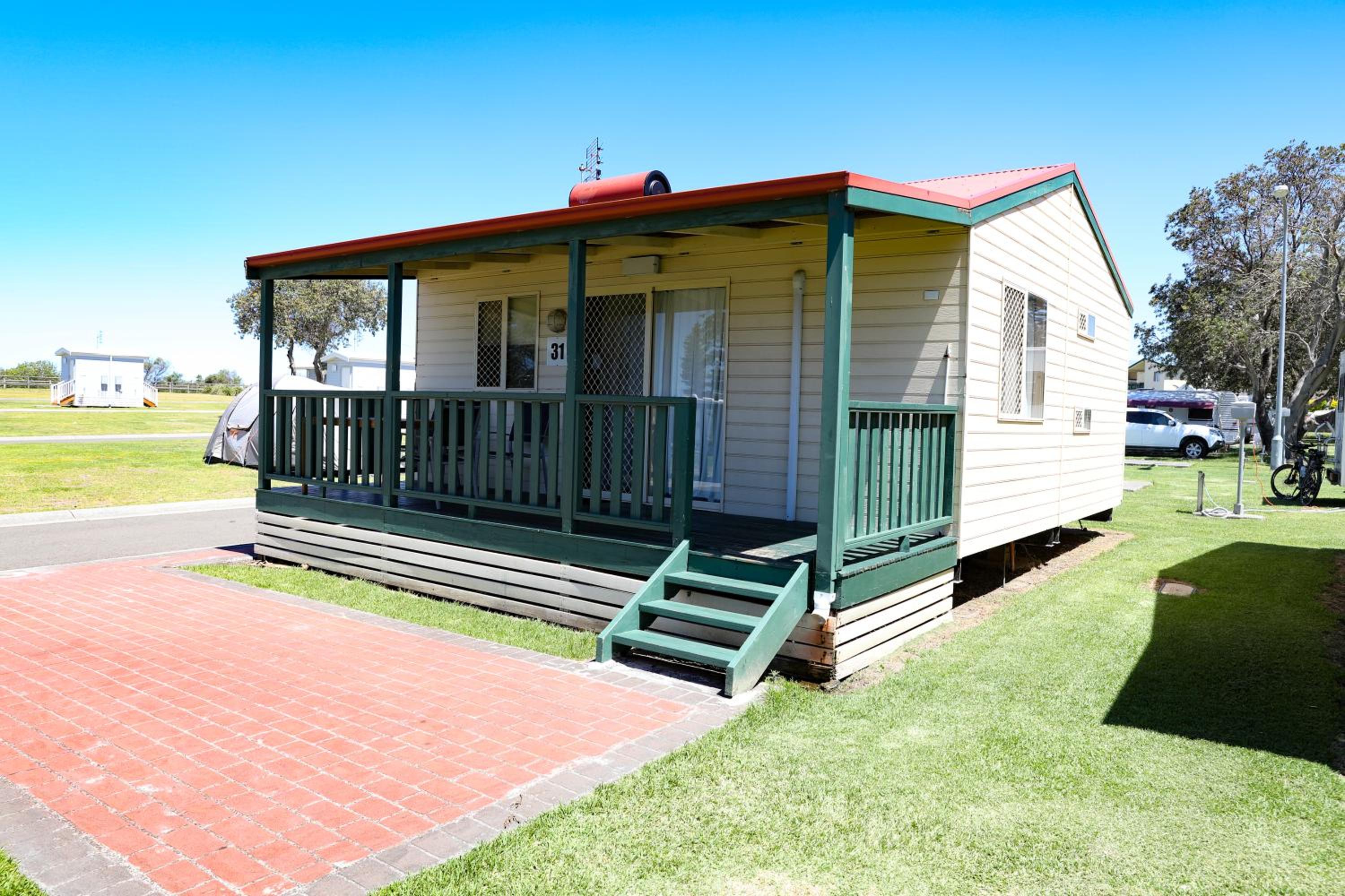 Two-Bedroom Ensuite Five Berth Cabin photo 3