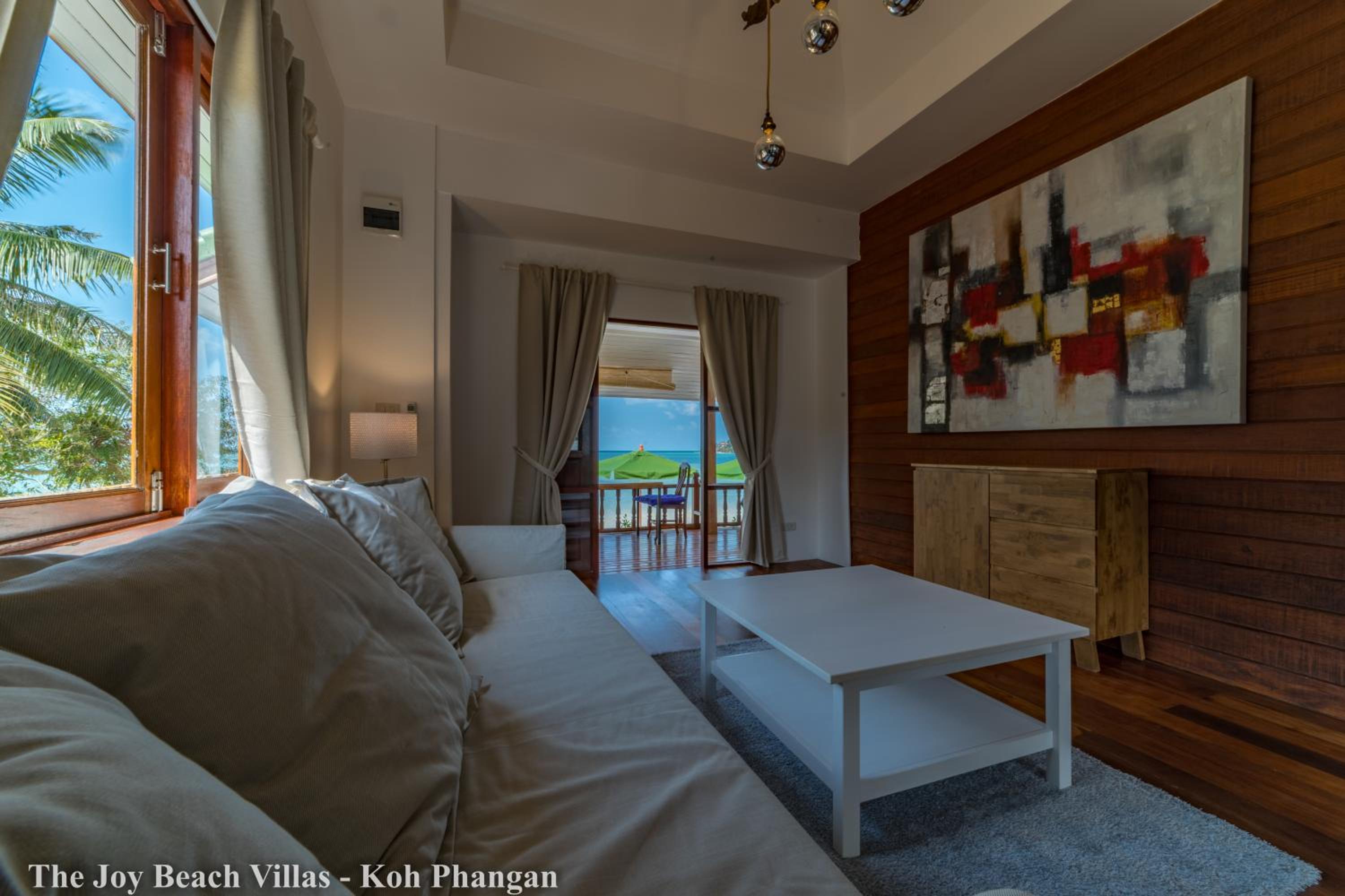Villa - Beach Front