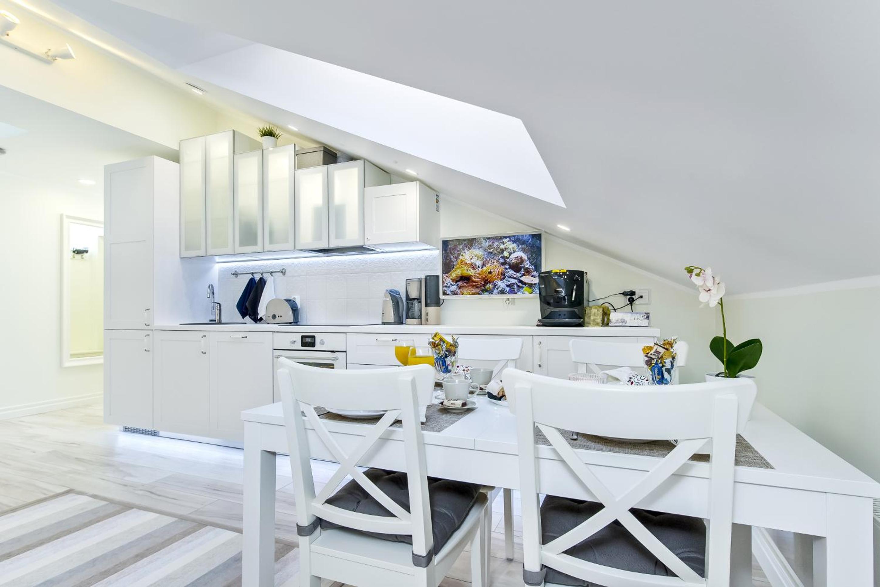 Loft - Photo 2