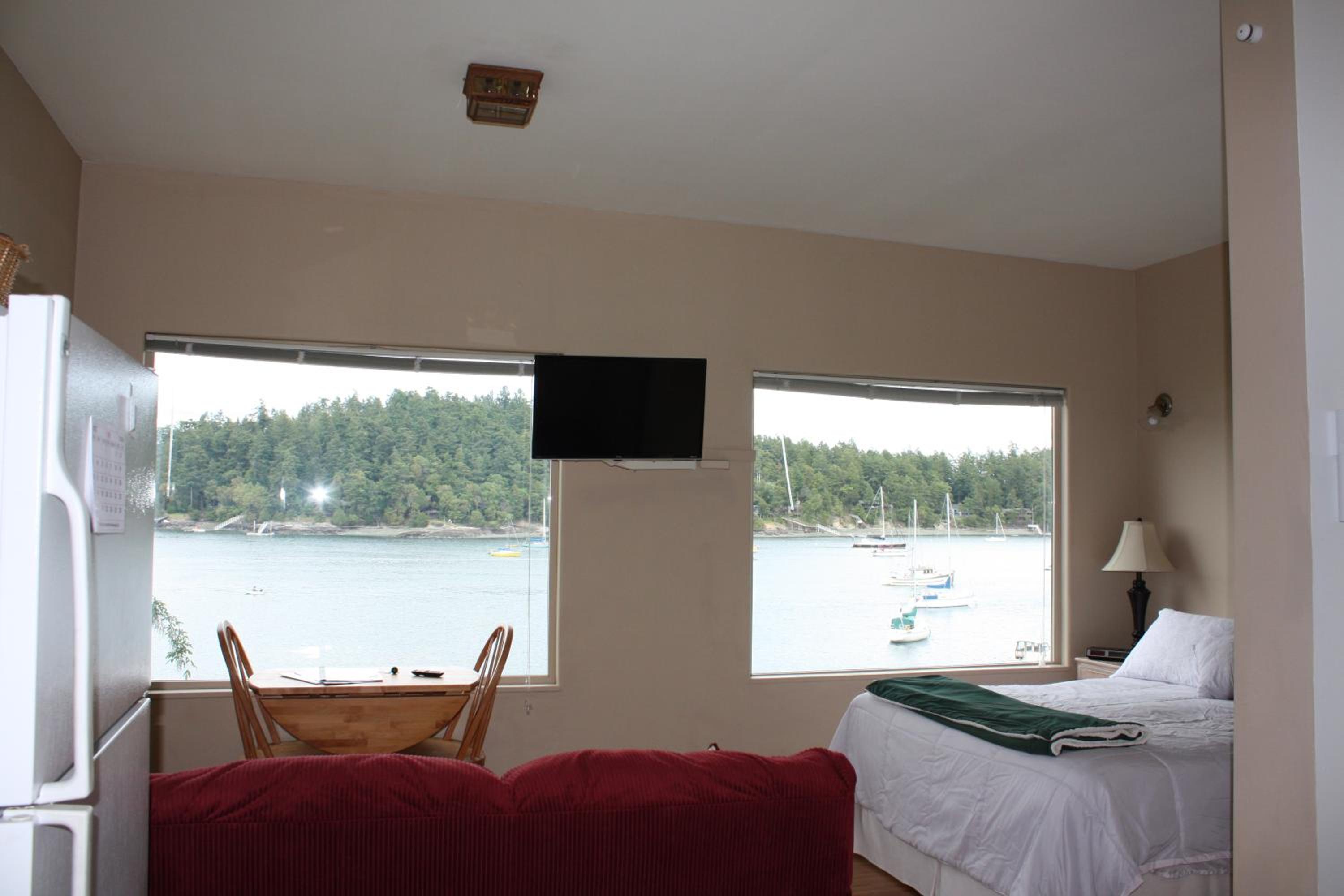 Studio Apartment with Sea View