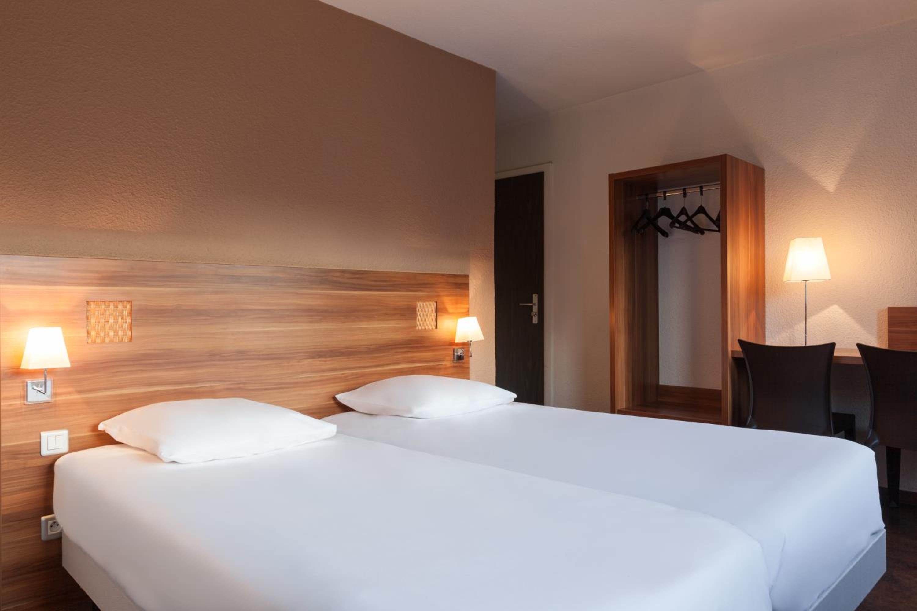 Classic Twin Room - Photo 1