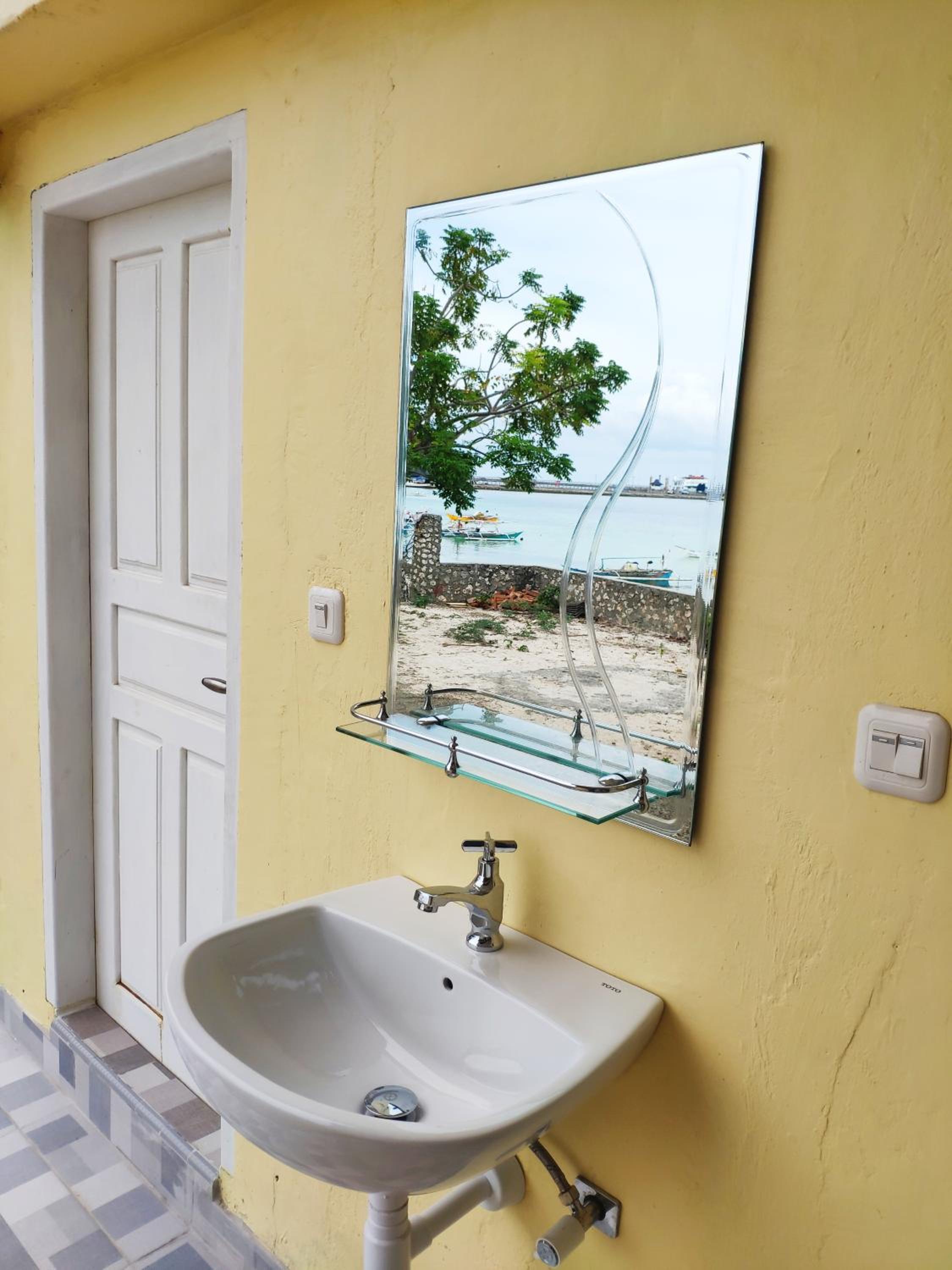 Twin Room with Sea View - Photo 4