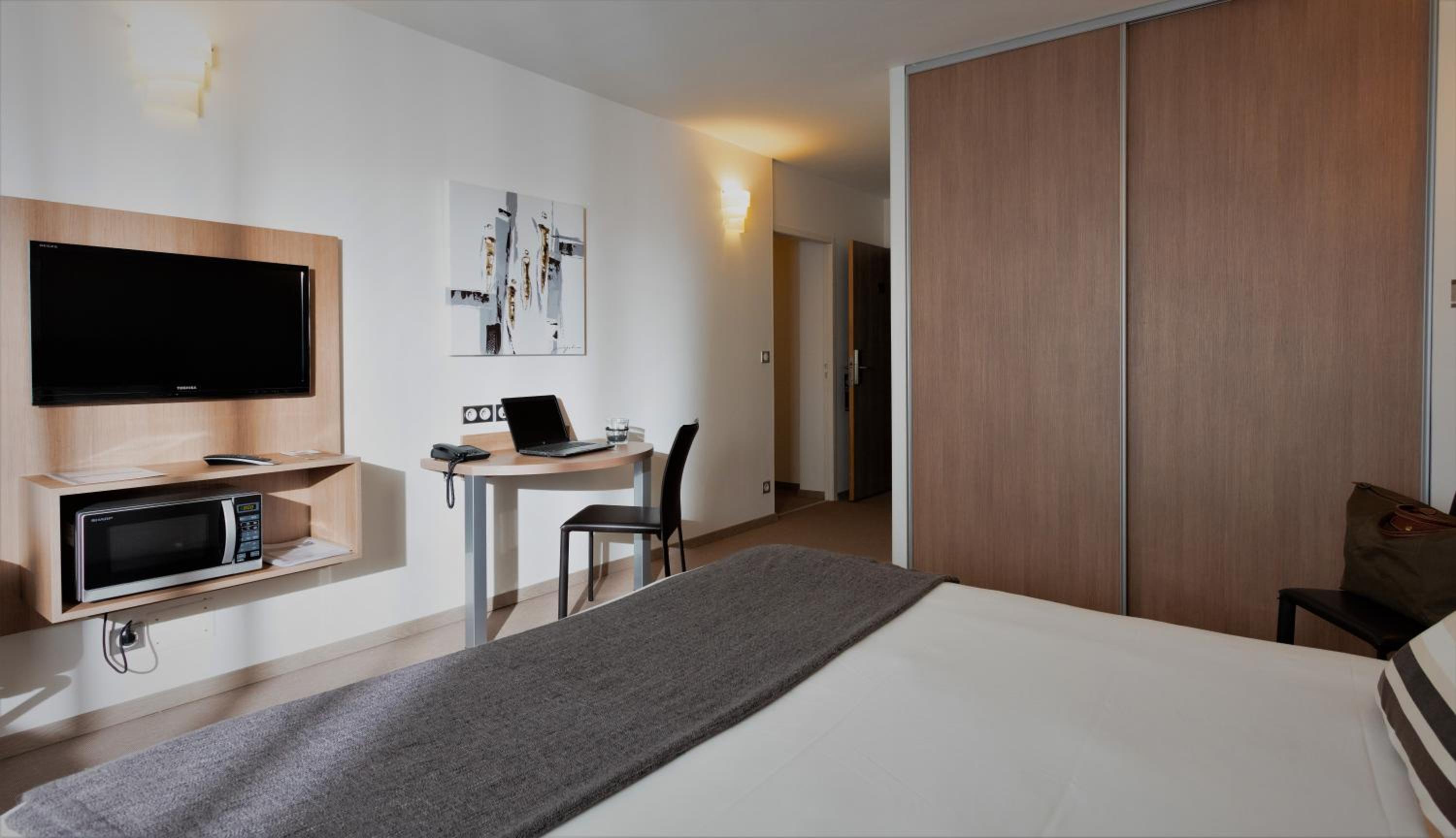 Family Triple Room - Two Rooms (2 Adults + 1 Child)
