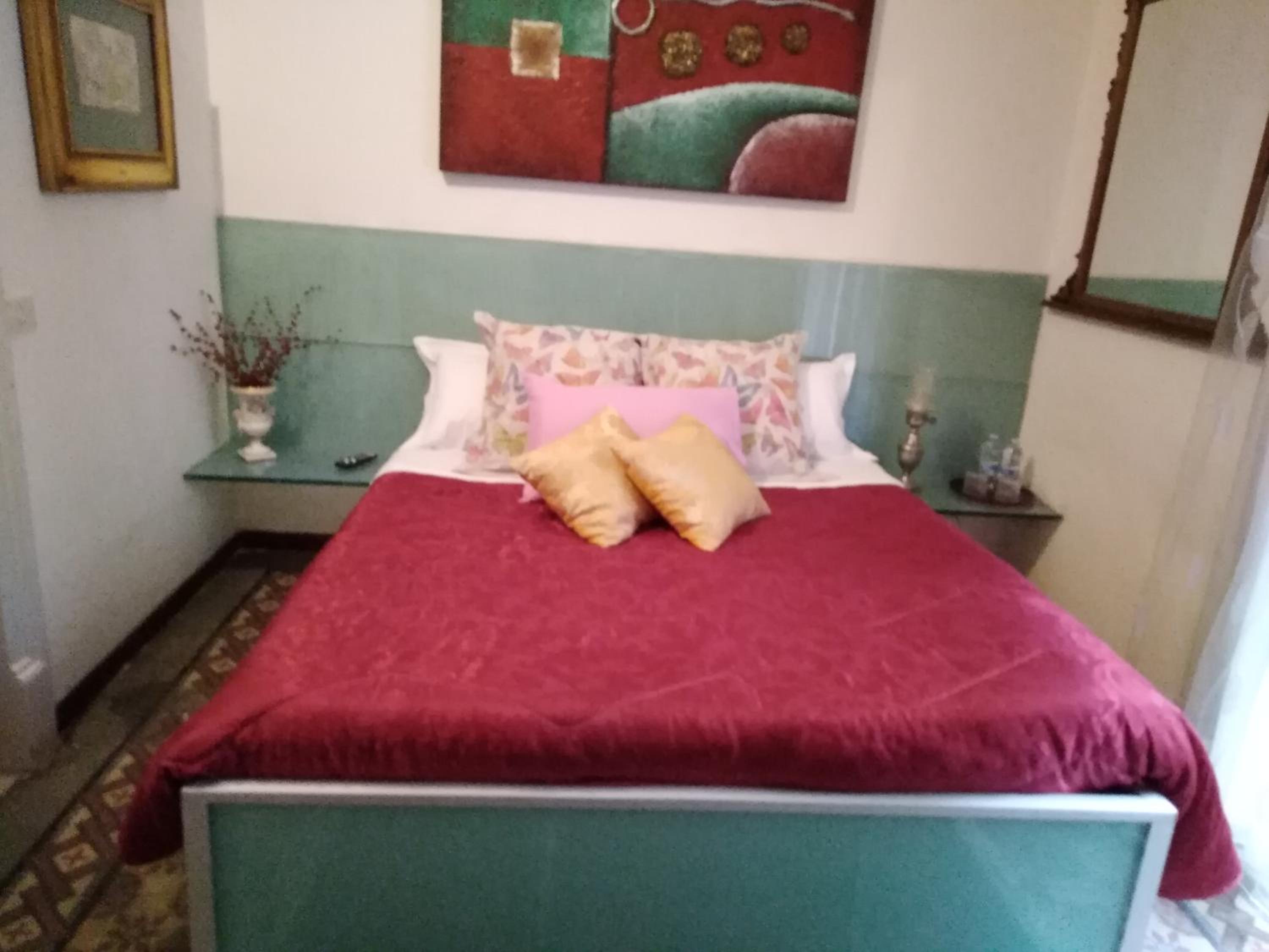 Double Room with Private External Bathroom - Photo 1