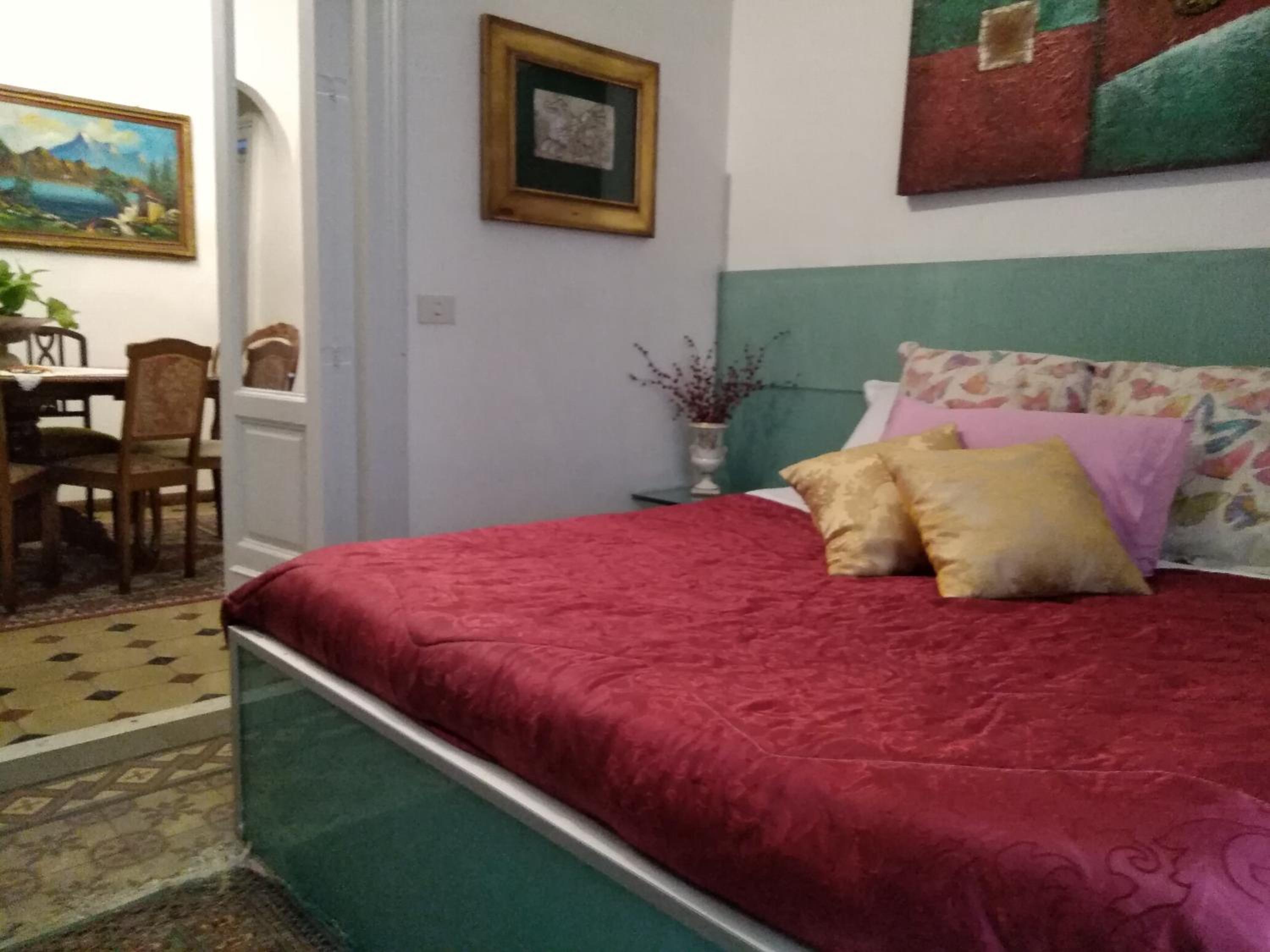 Double Room with Private External Bathroom - Photo 3