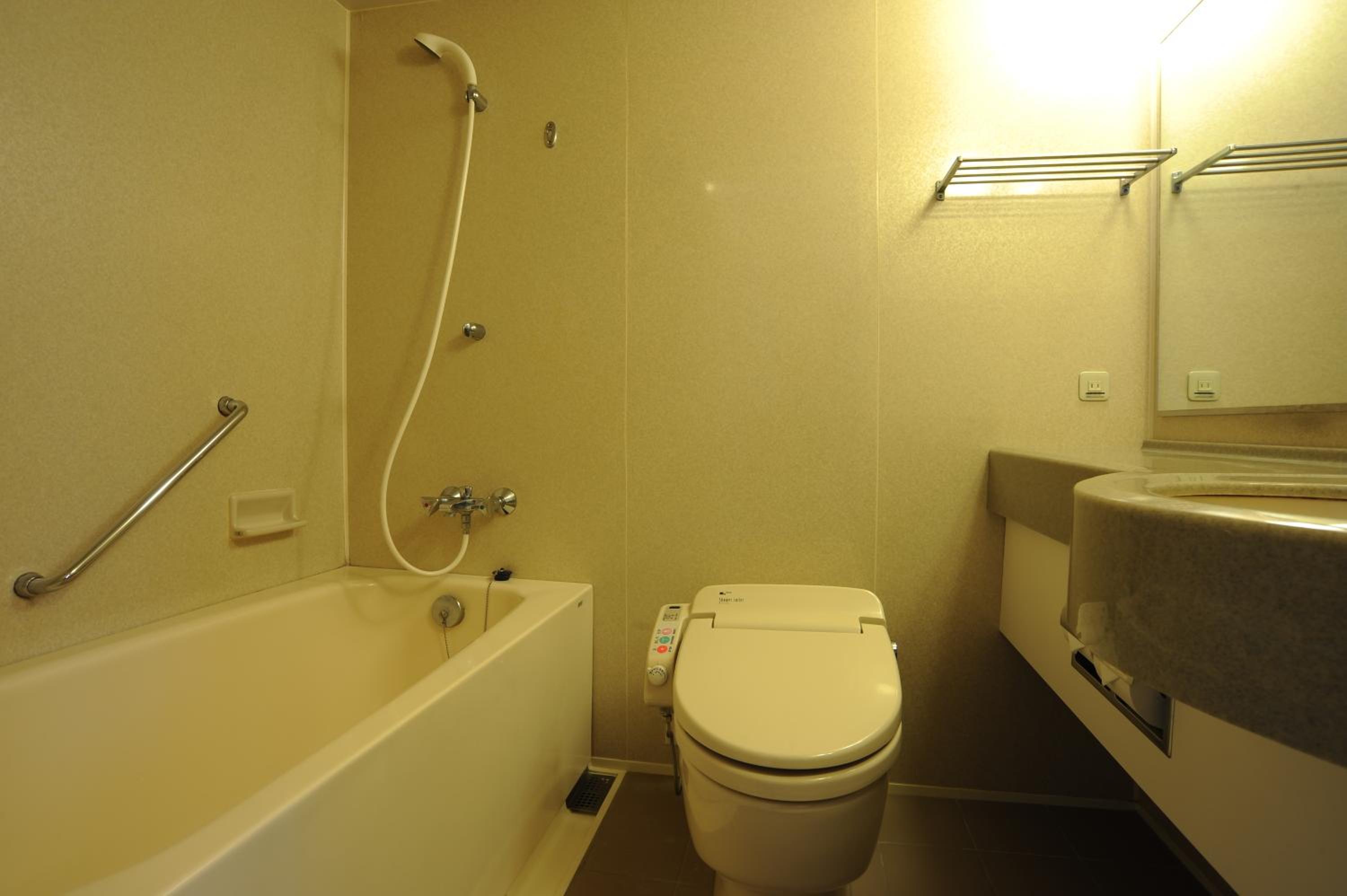 Triple Room - Non-Smoking photo 2