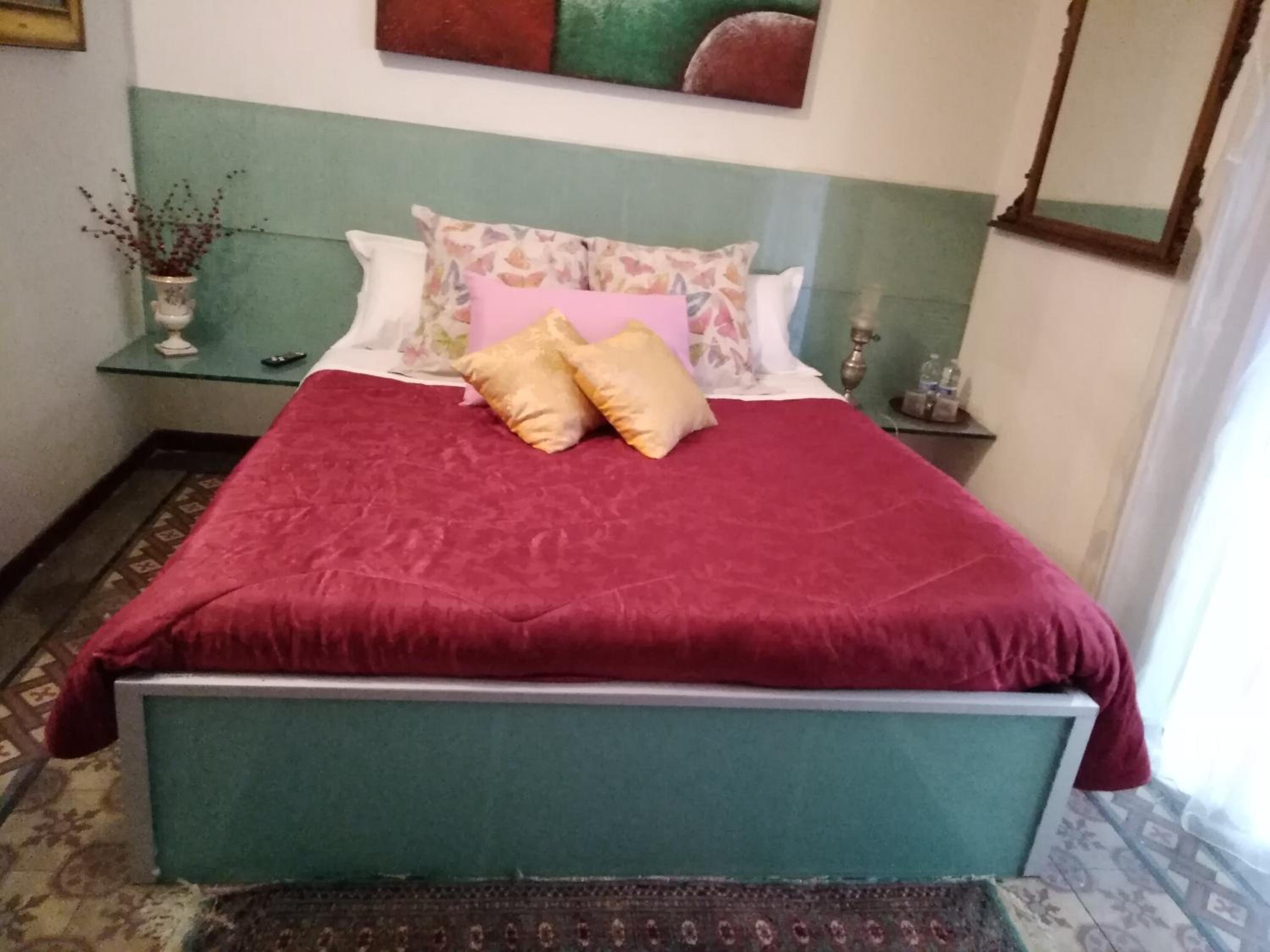 Double Room with Private External Bathroom - Photo 6