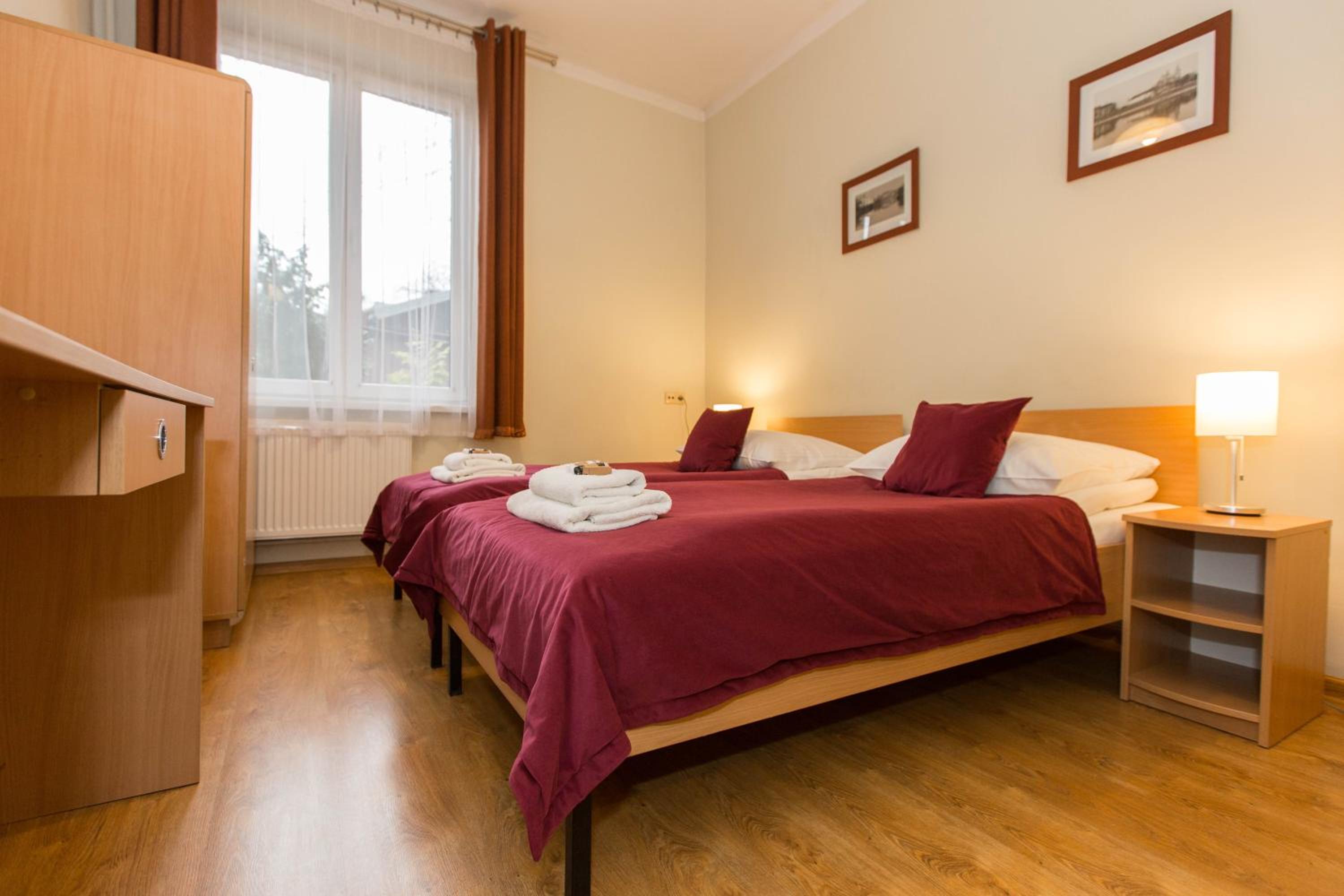 Double or Twin Room - Photo 8
