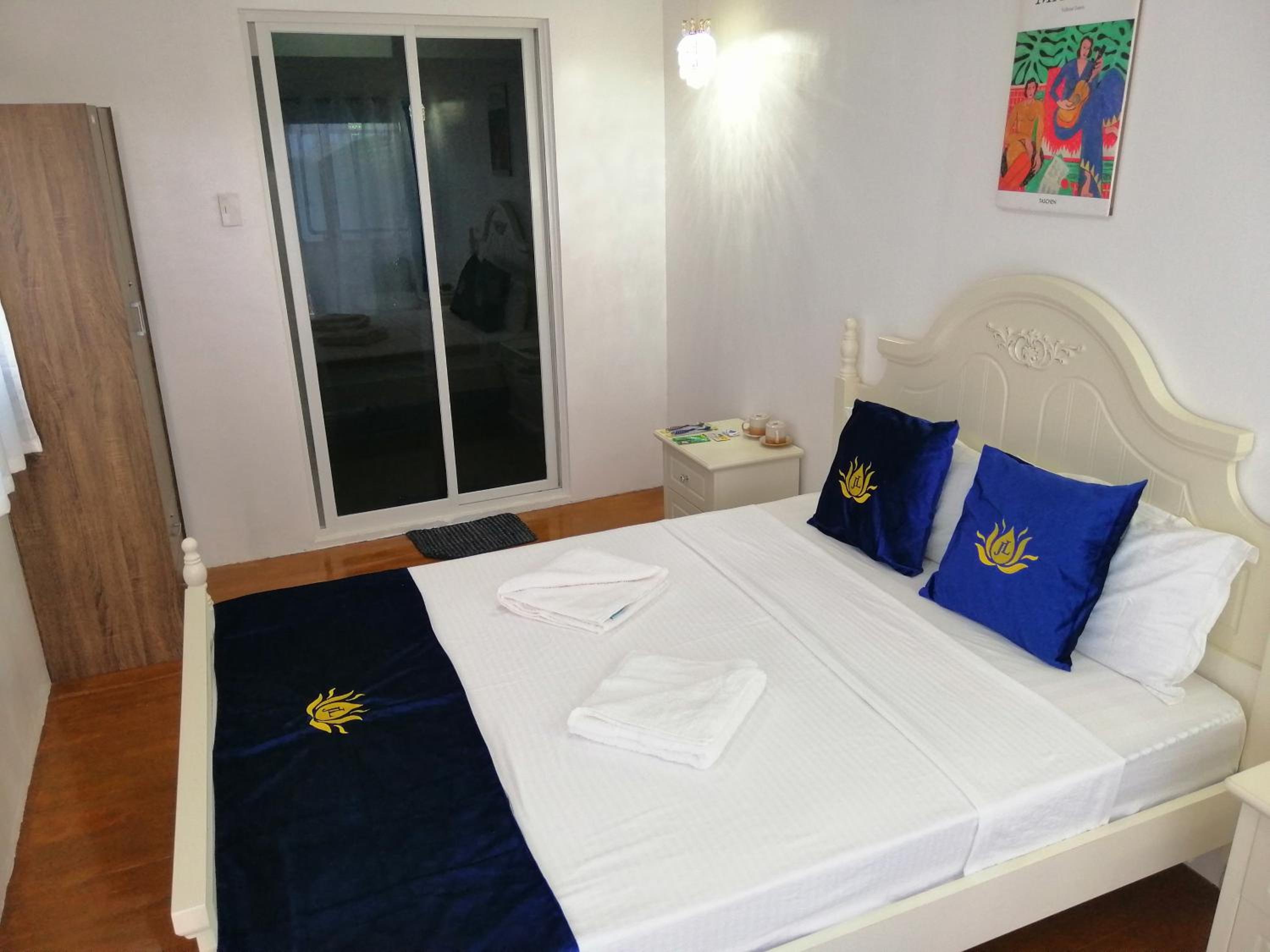 Queen Room - Photo 1