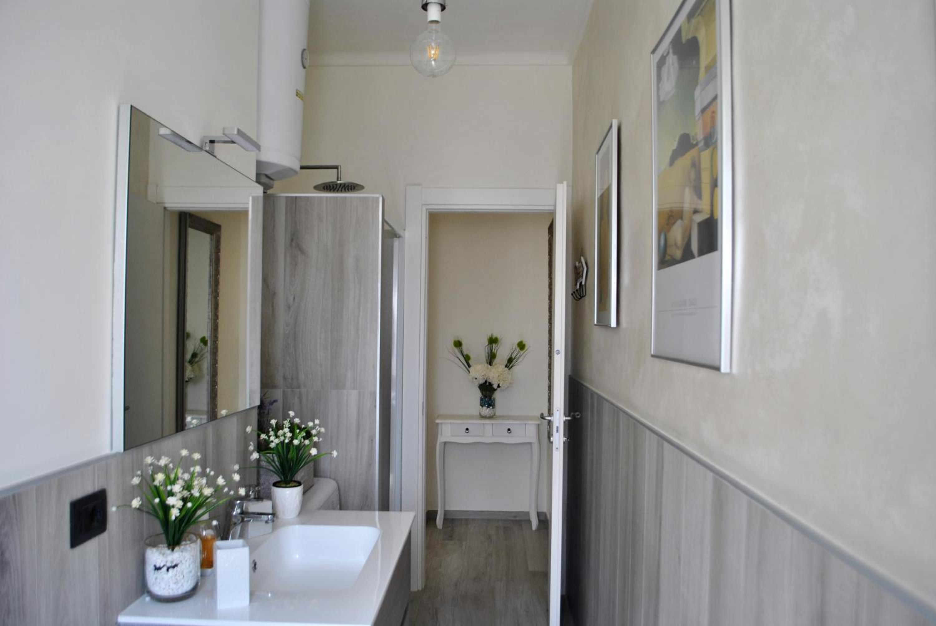 One-Bedroom Apartment - Photo 11