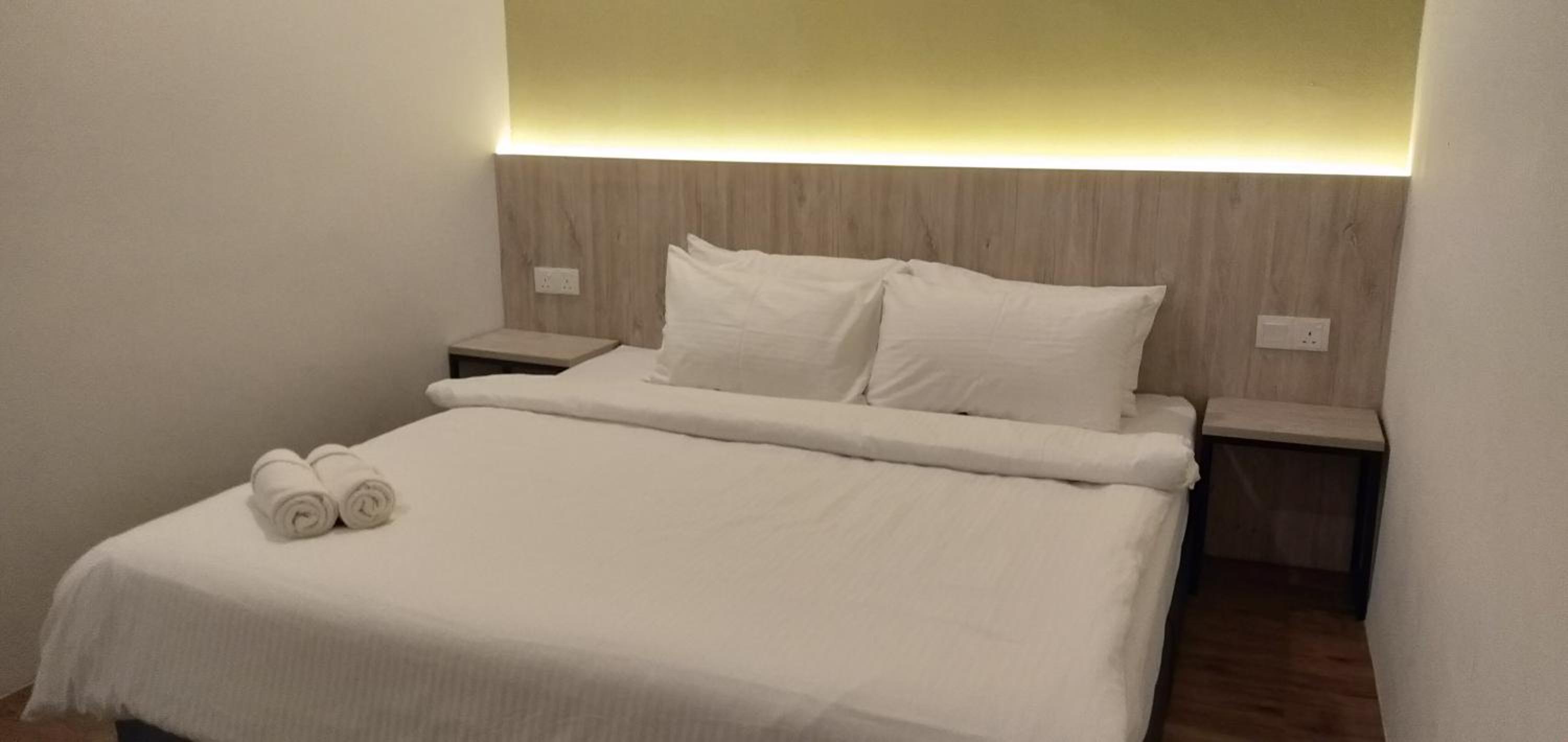 Standard King Room photo 3