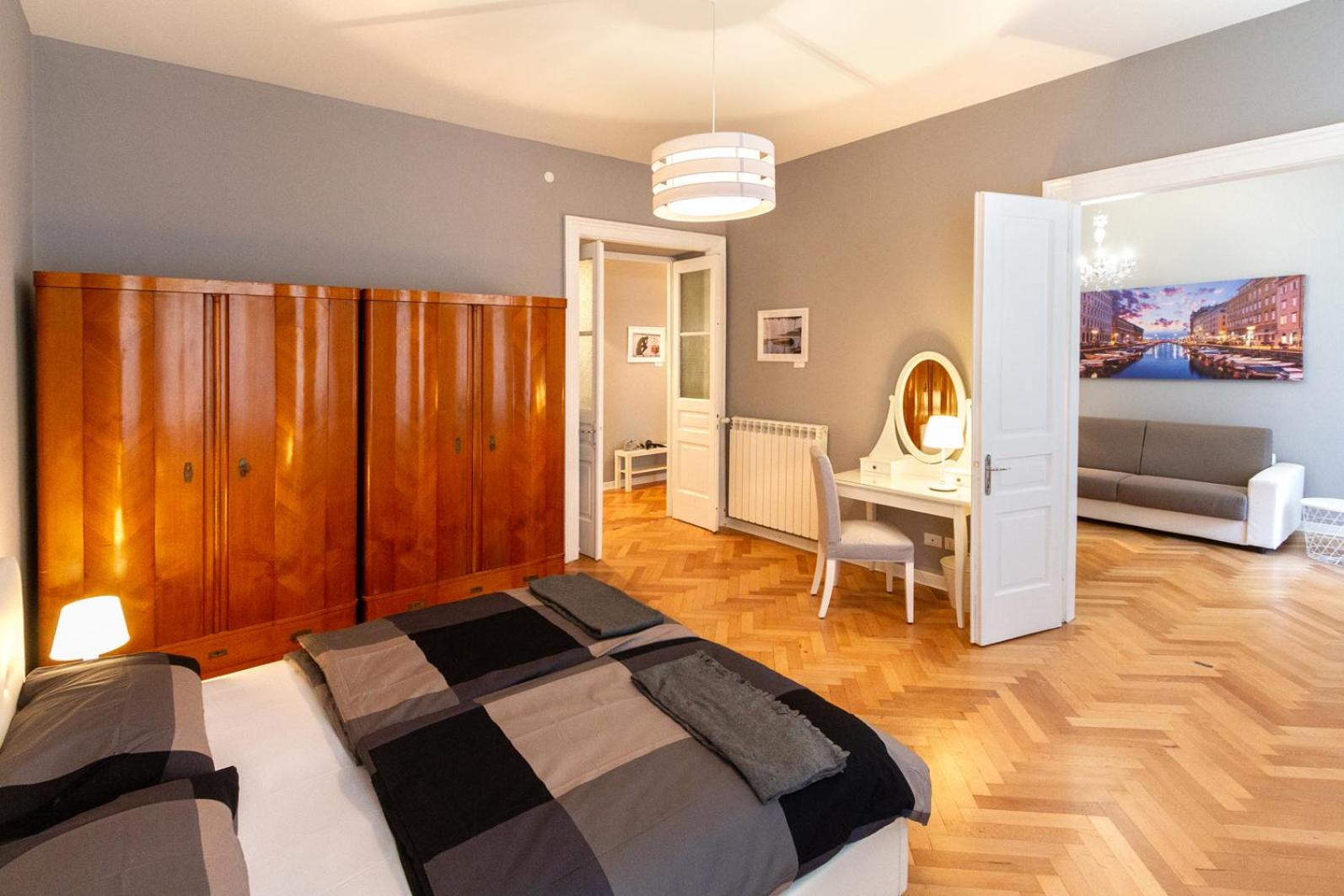 One-Bedroom Apartment - Photo 1