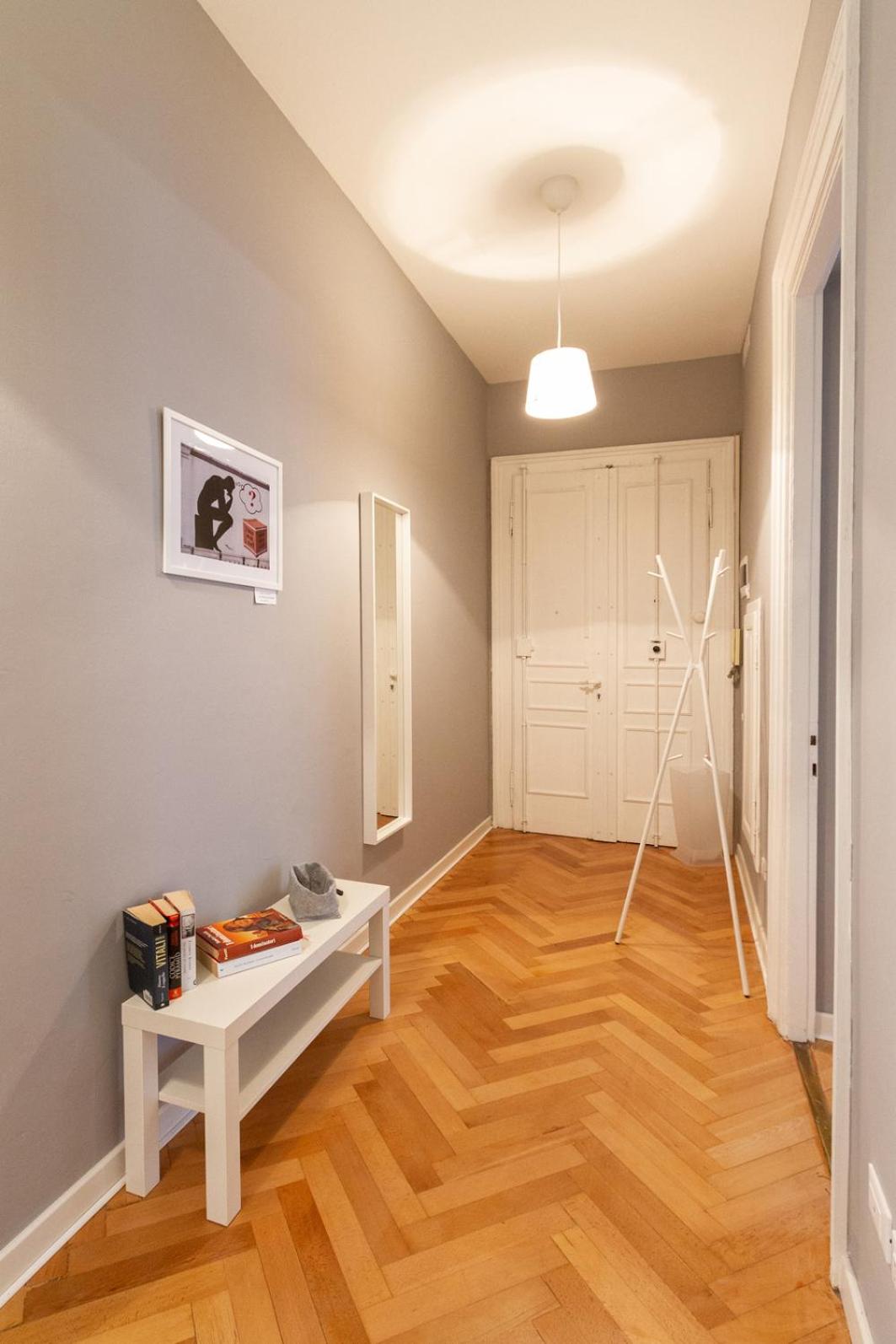 One-Bedroom Apartment - Photo 8