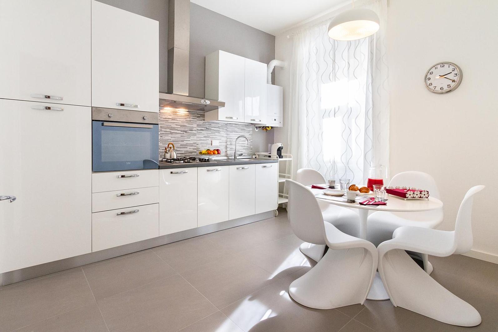 One-Bedroom Apartment - Photo 2