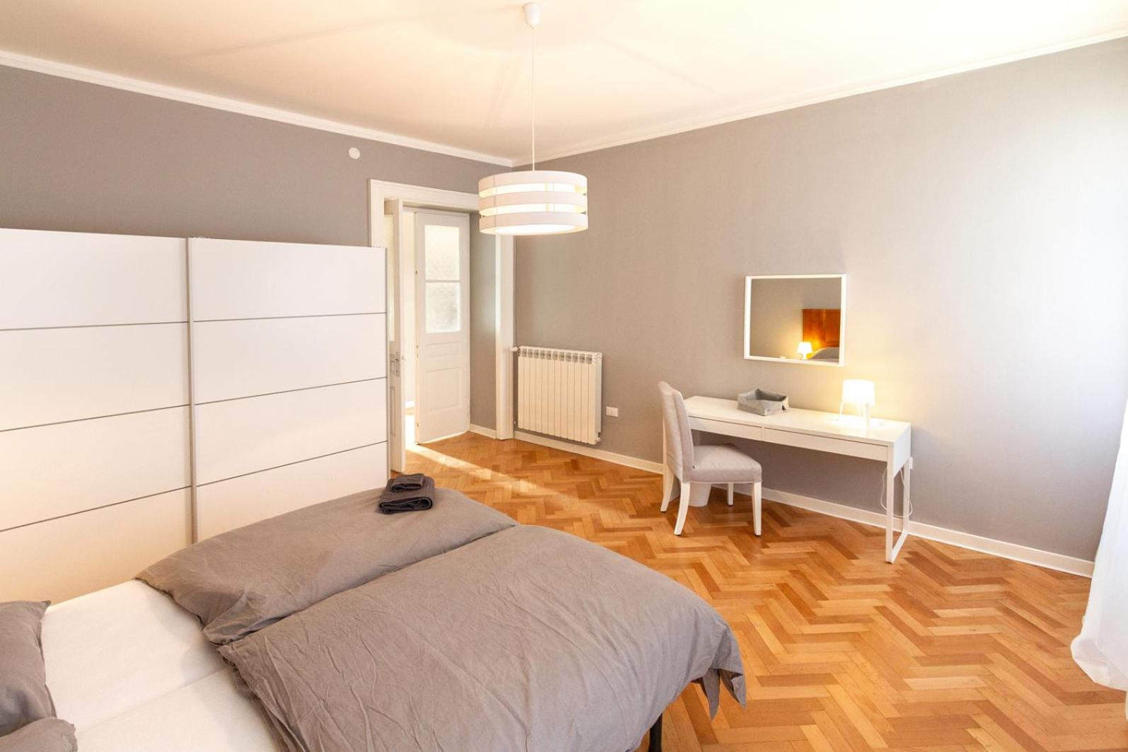 One-Bedroom Apartment - Photo 9